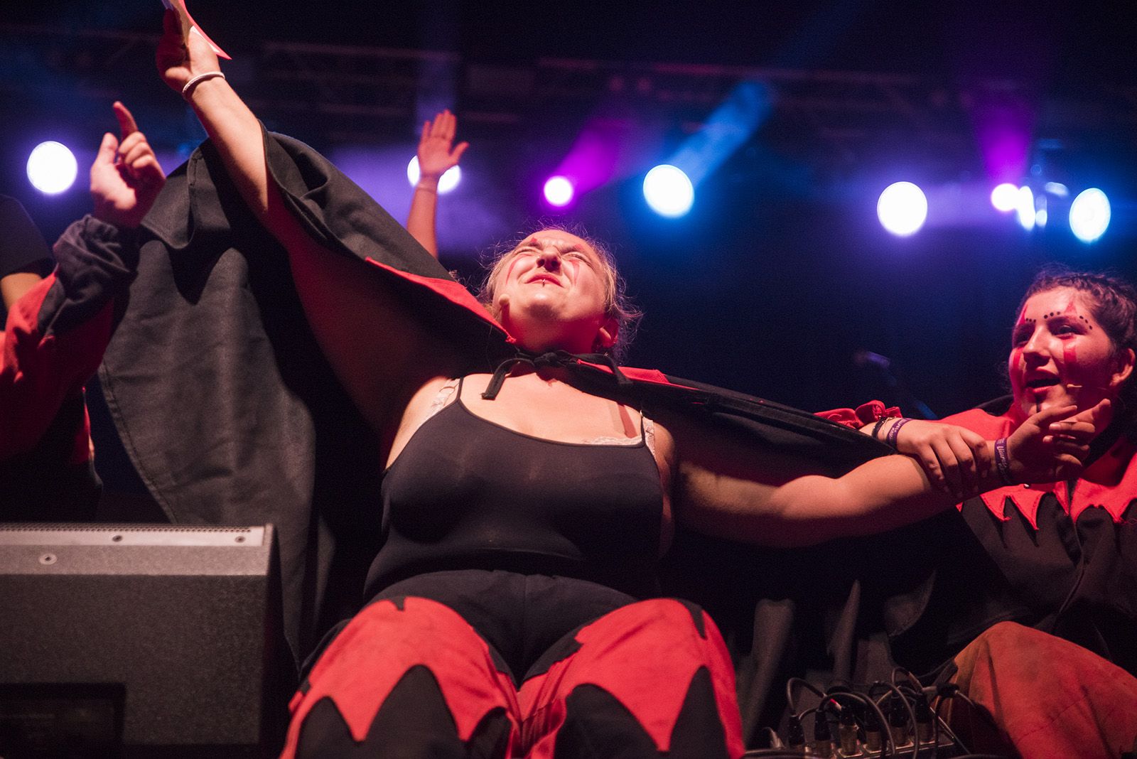 Versots i esclat de foc. FOTO: Bernat Millet.