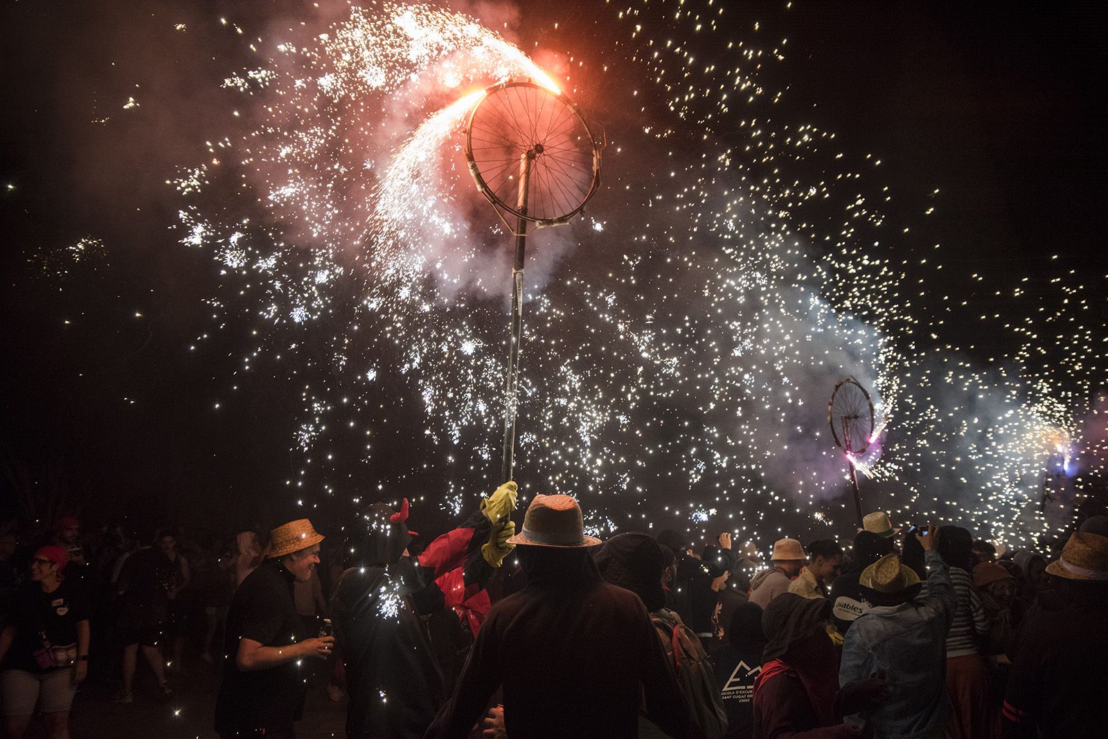 Versots i esclat de foc. FOTO: Bernat Millet.