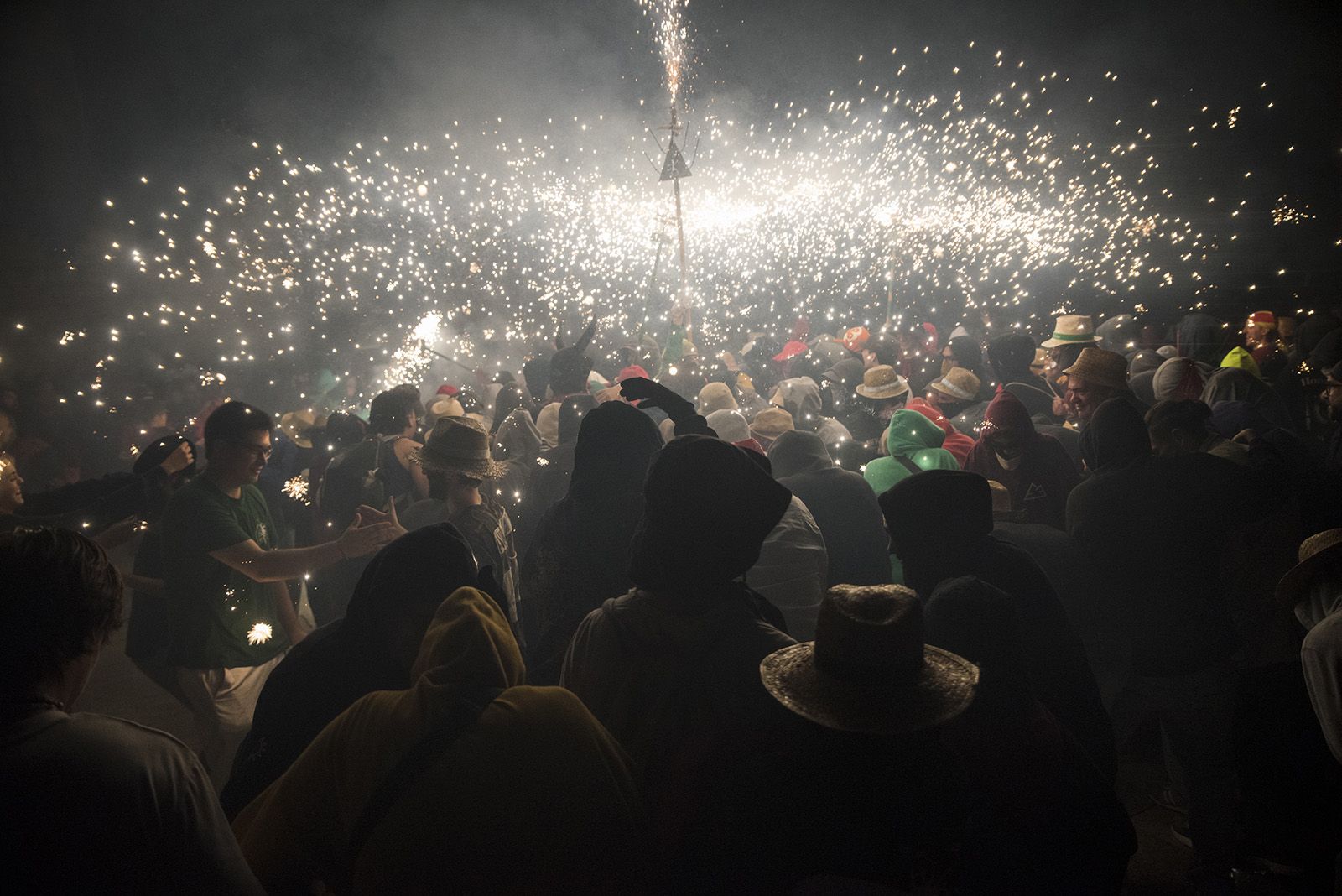 Versots i esclat de foc. FOTO: Bernat Millet.