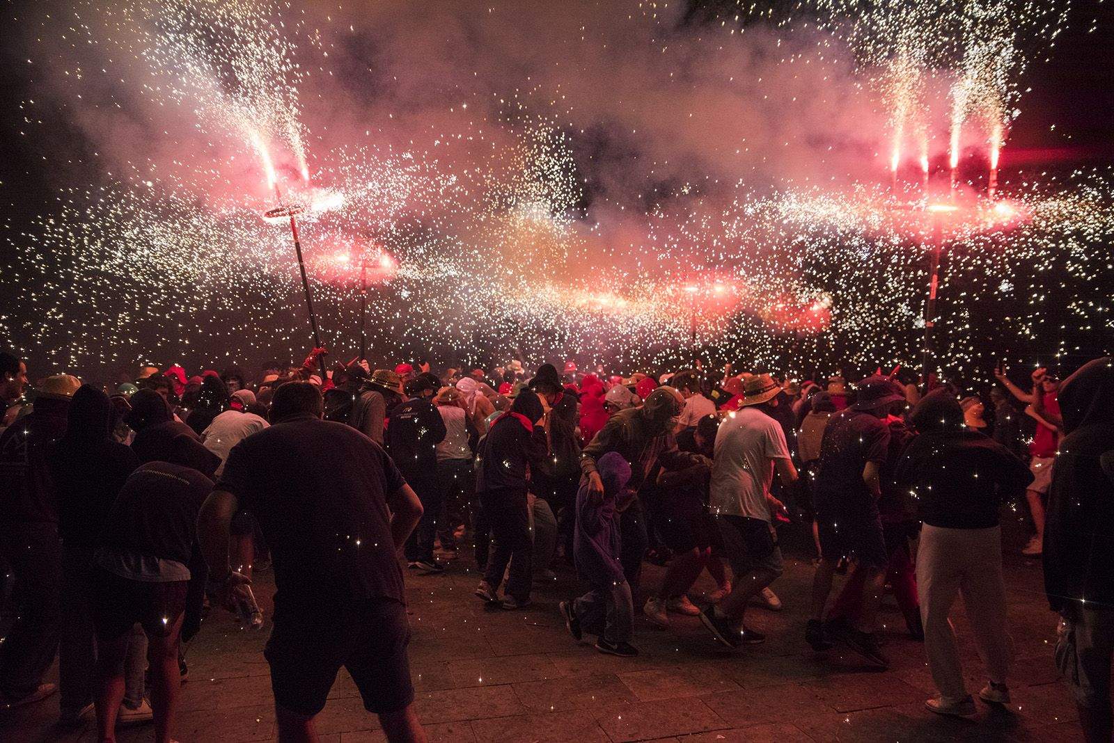 Versots i esclat de foc. FOTO: Bernat Millet.