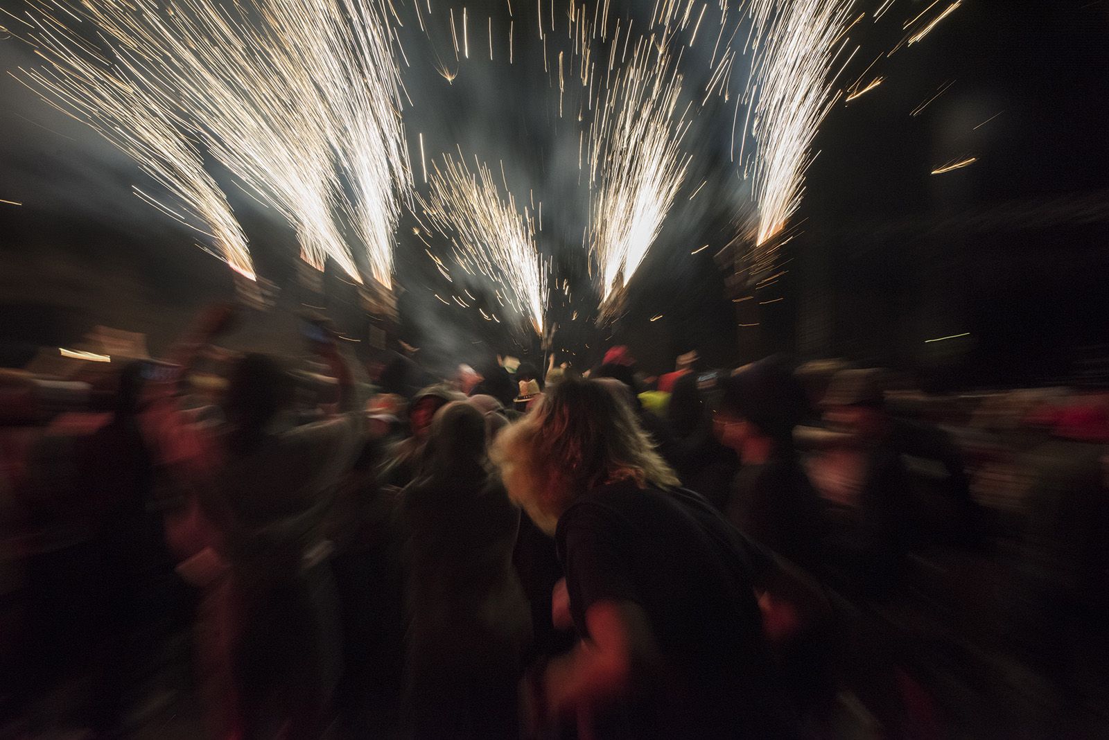 Versots i esclat de foc. FOTO: Bernat Millet.