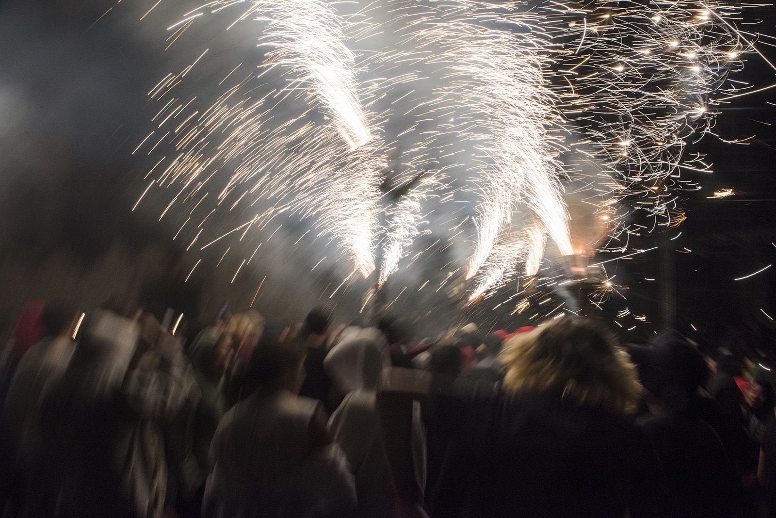 Versots i esclat de foc. FOTO: Bernat Millet.