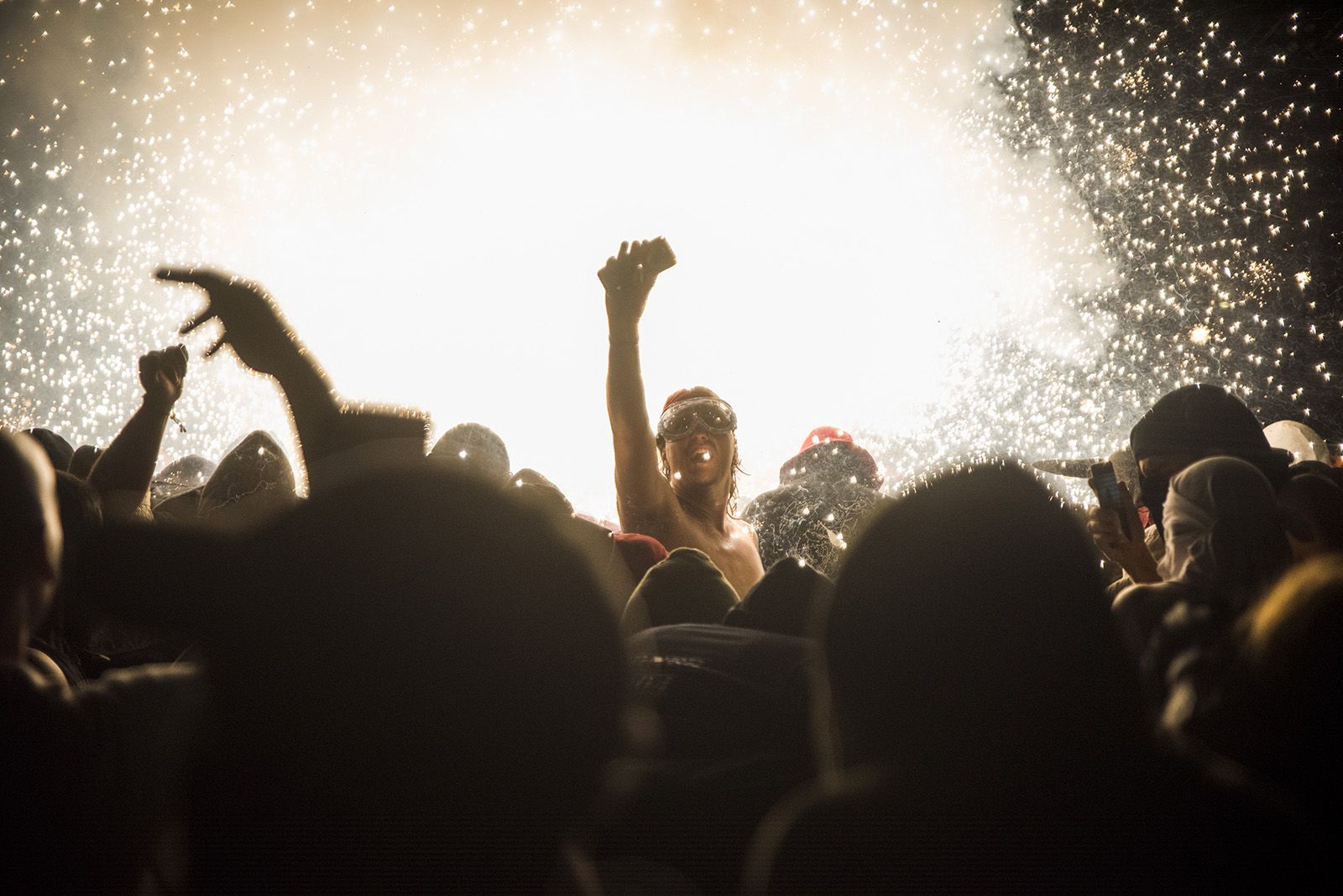 Versots i esclat de foc. FOTO: Bernat Millet.