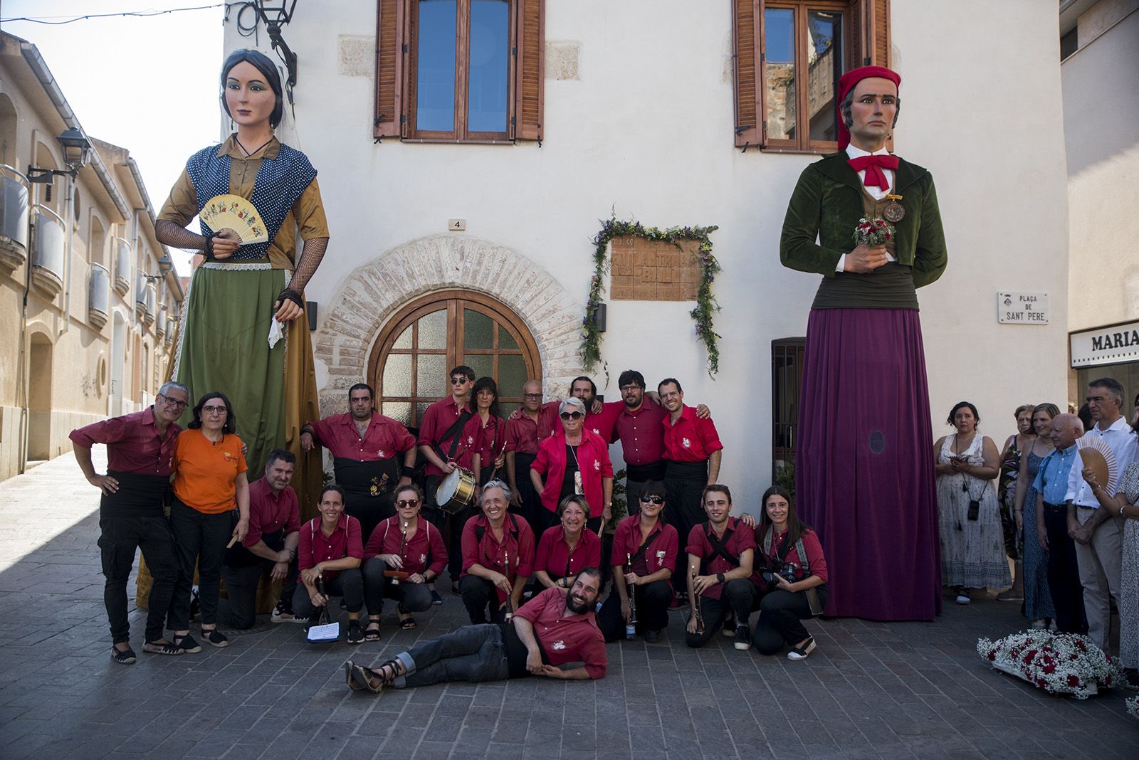 Homentatge devant de la casa de F. Vila i Trabal. FOTO: Bernat Millet.
