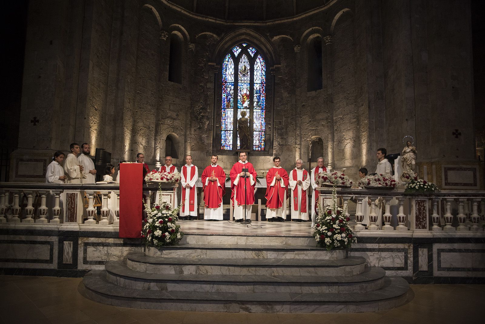 Ball de l'ofrena amb els Castellers i benedicció de rams. FOTO: Bernat Millet