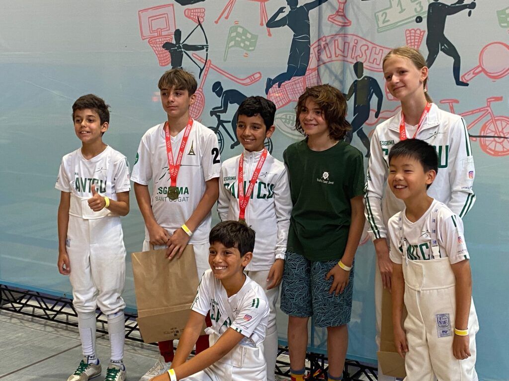 Tres tiradors del Club Esgrima Sant Cugat, guanyadors en el Criterium Nacional. FOTO: Club Esgrima Sant Cugat