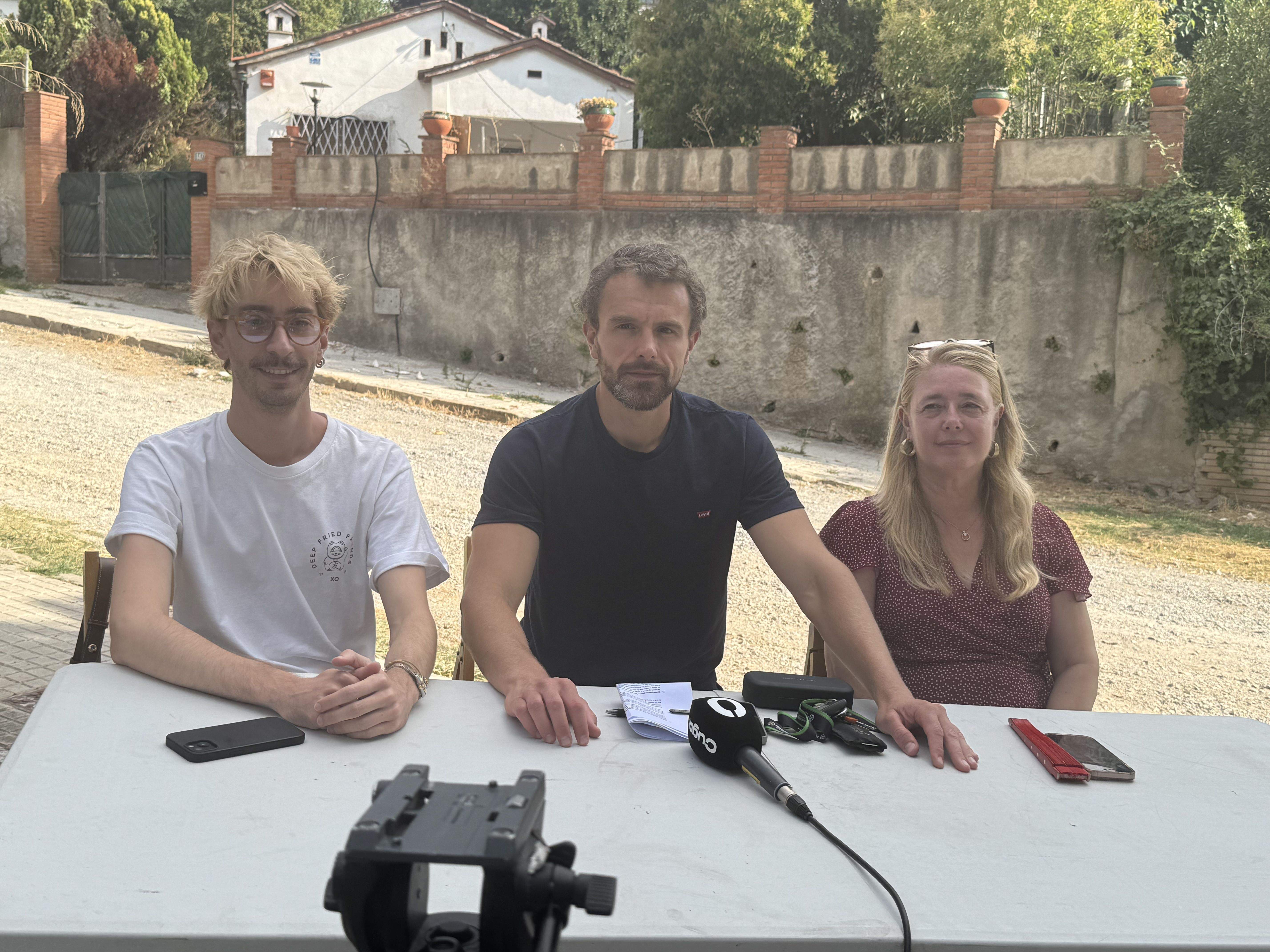 Els representants de Junts per Valldoreix, Adrian Van der Hoeven, Bernat Gisbert i Lluïsa Muñoz. FOTO: TOT Sant Cugat