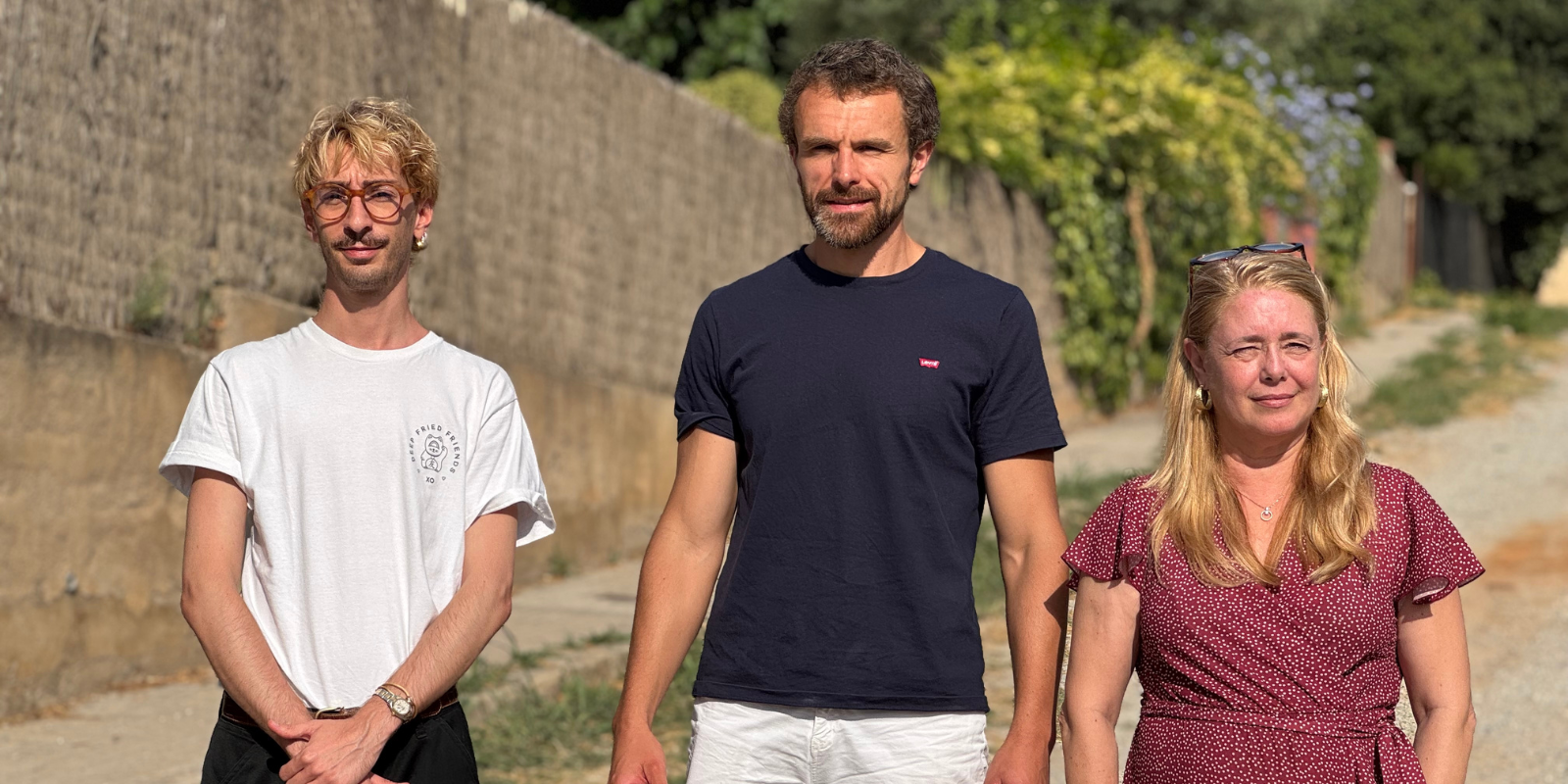 Els representants de Junts per Valldoreix, Adrian Van der Hoeven, Bernat Gisbert i Lluïsa Muñoz. FOTO: TOT Sant Cugat