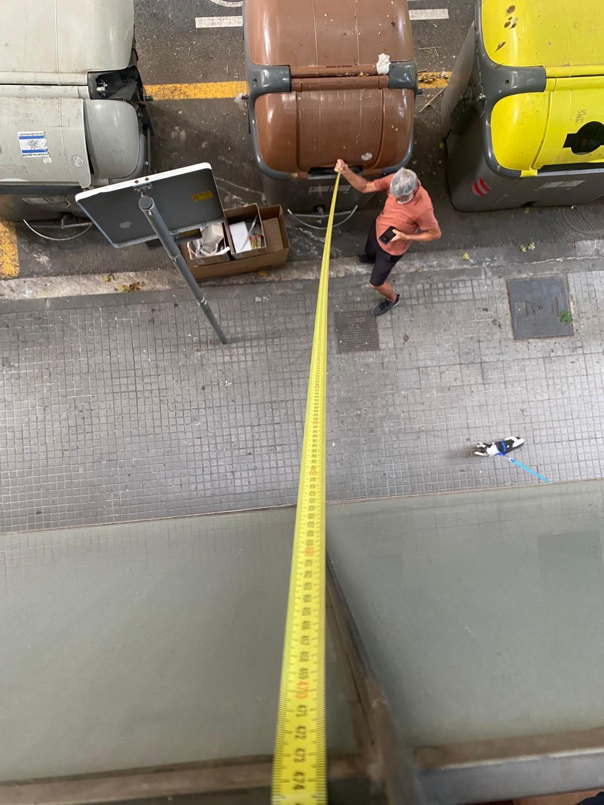 Contenidors a prop del pis. FOTO: Eugènia Ferre