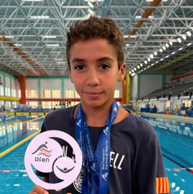 El santcugatenc Max Planas va debutar en el Campionat d'Espanya de natació. FOTO: Cedida