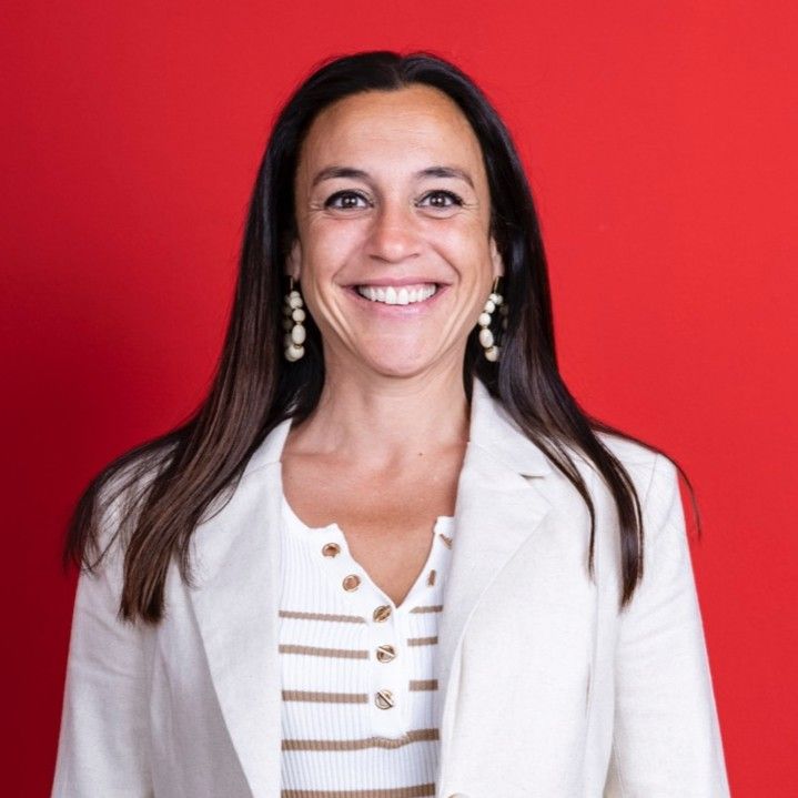 ElenaVila fotofonsvermell(1)