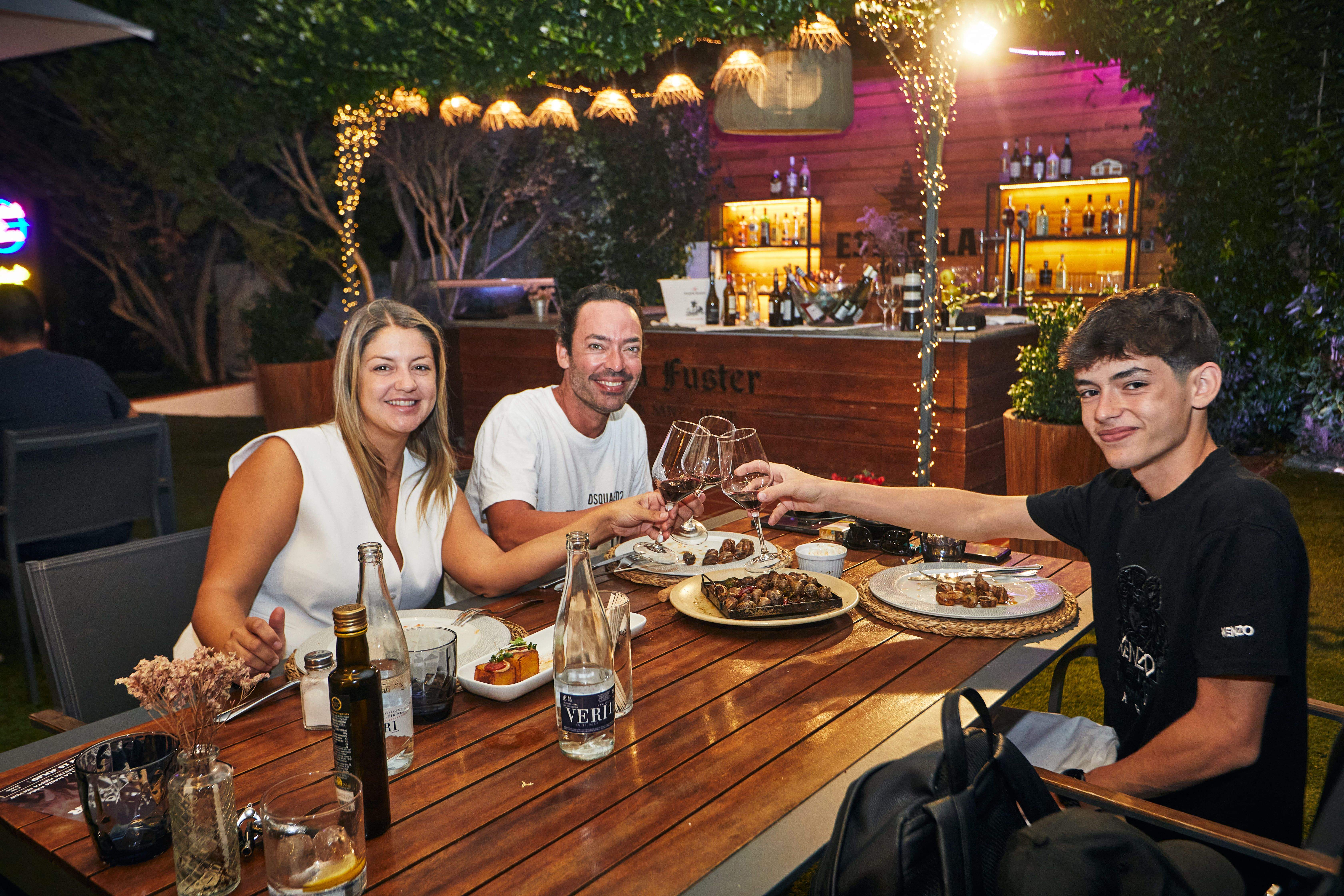 Durant les nits d’estiu, sopars a la fresca sota les estrelles. FOTO: Cedida