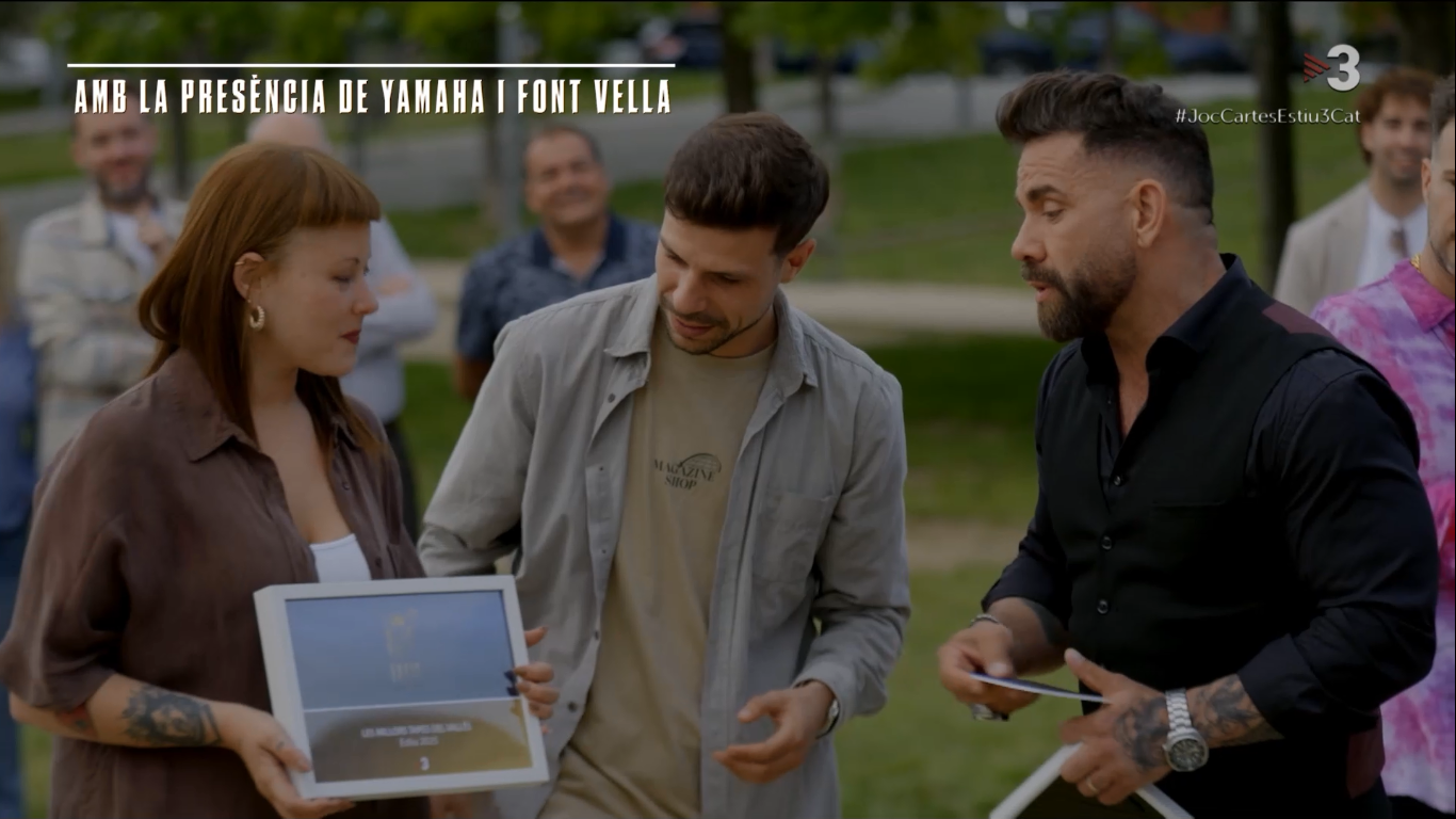 Entrega del premi als representants de la Bodega 1984 FOTO: TV3