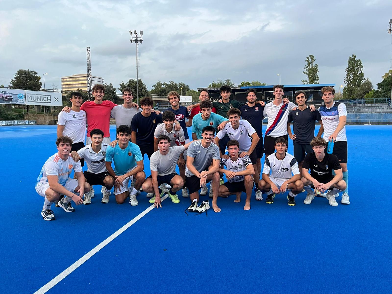El masculí d'hoquei herba del Junior FC en aquesta pretemporada. FOTO: Cedida