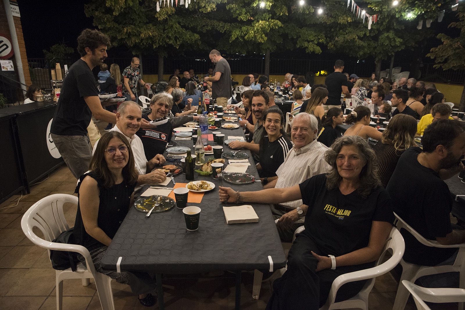 Sopar de germanor de la Colònia Montserrat. FOTO: Bernat Millet.