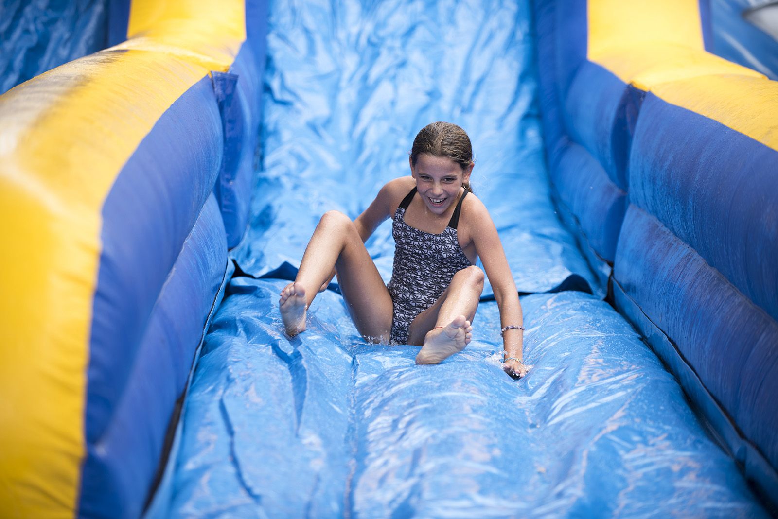 Matí de jocs aquàtics en la Festa Major de les Planes. FOTO: Bernat Millet.