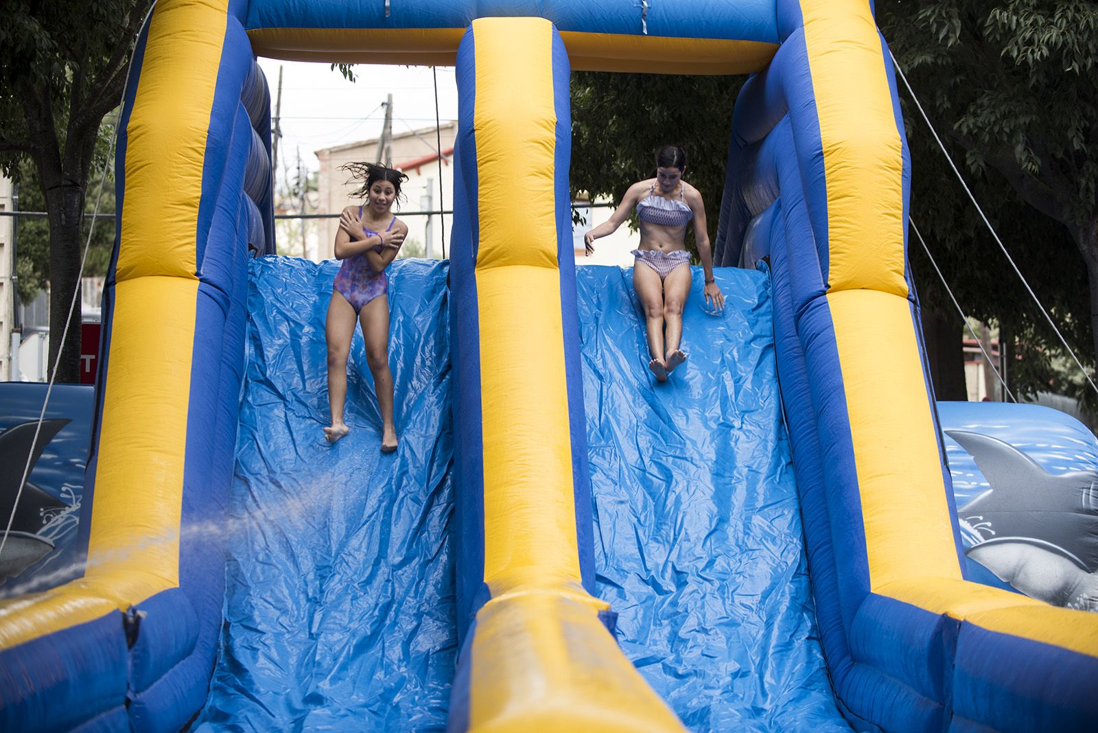Matí de jocs aquàtics en la Festa Major de les Planes. FOTO: Bernat Millet.