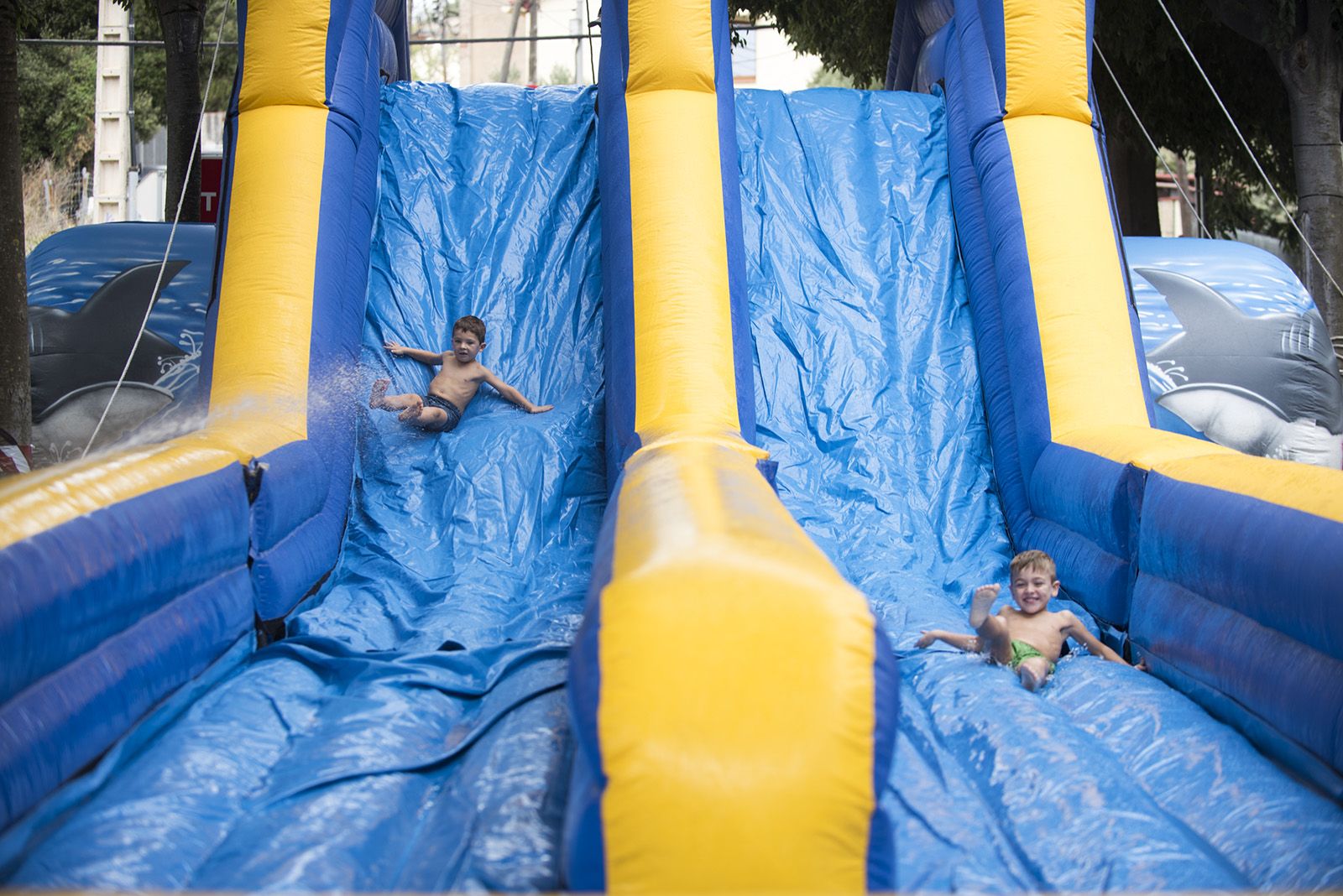 Matí de jocs aquàtics en la Festa Major de les Planes. FOTO: Bernat Millet.