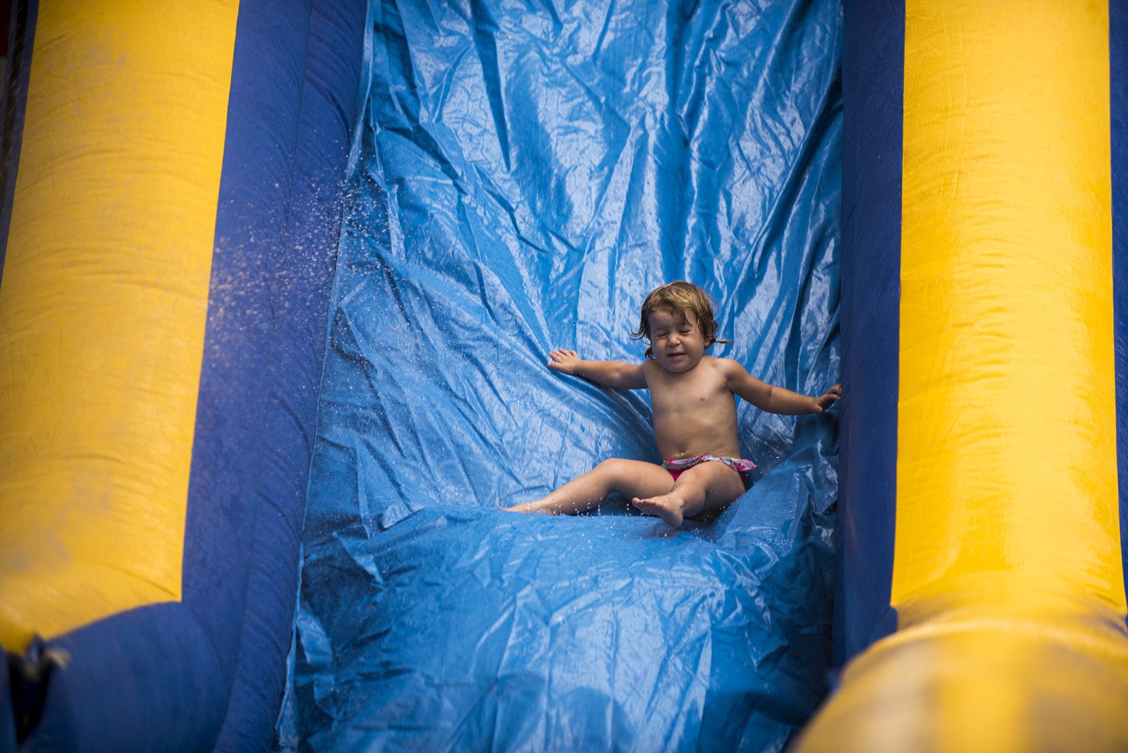 Matí de jocs aquàtics en la Festa Major de les Planes. FOTO: Bernat Millet.