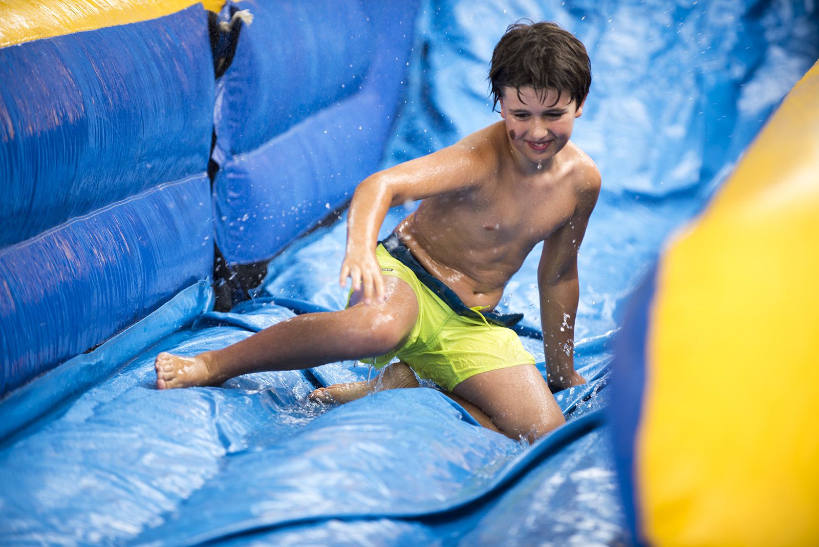 Matí de jocs aquàtics en la Festa Major de les Planes. FOTO: Bernat Millet.
