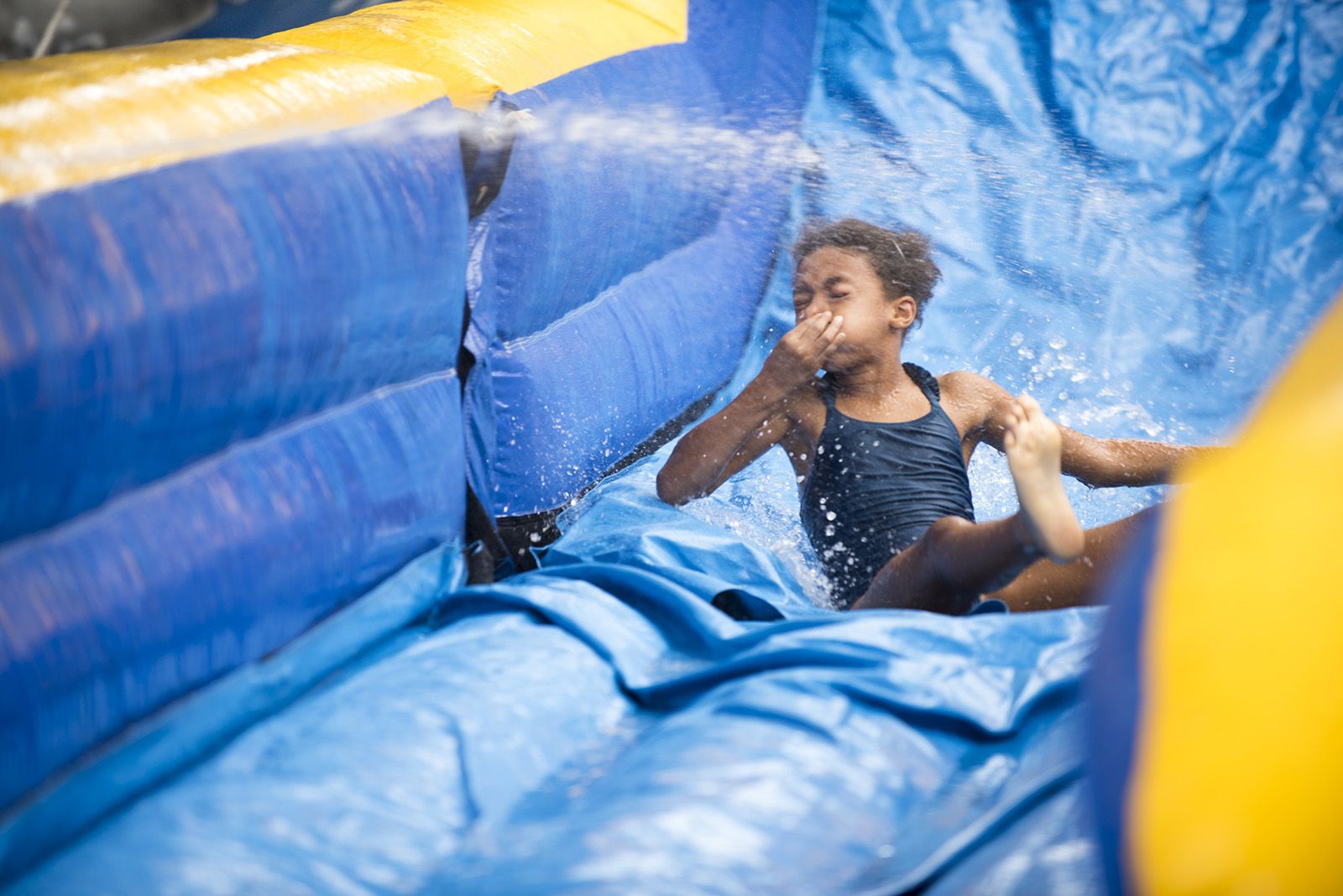 Matí de jocs aquàtics en la Festa Major de les Planes. FOTO: Bernat Millet.