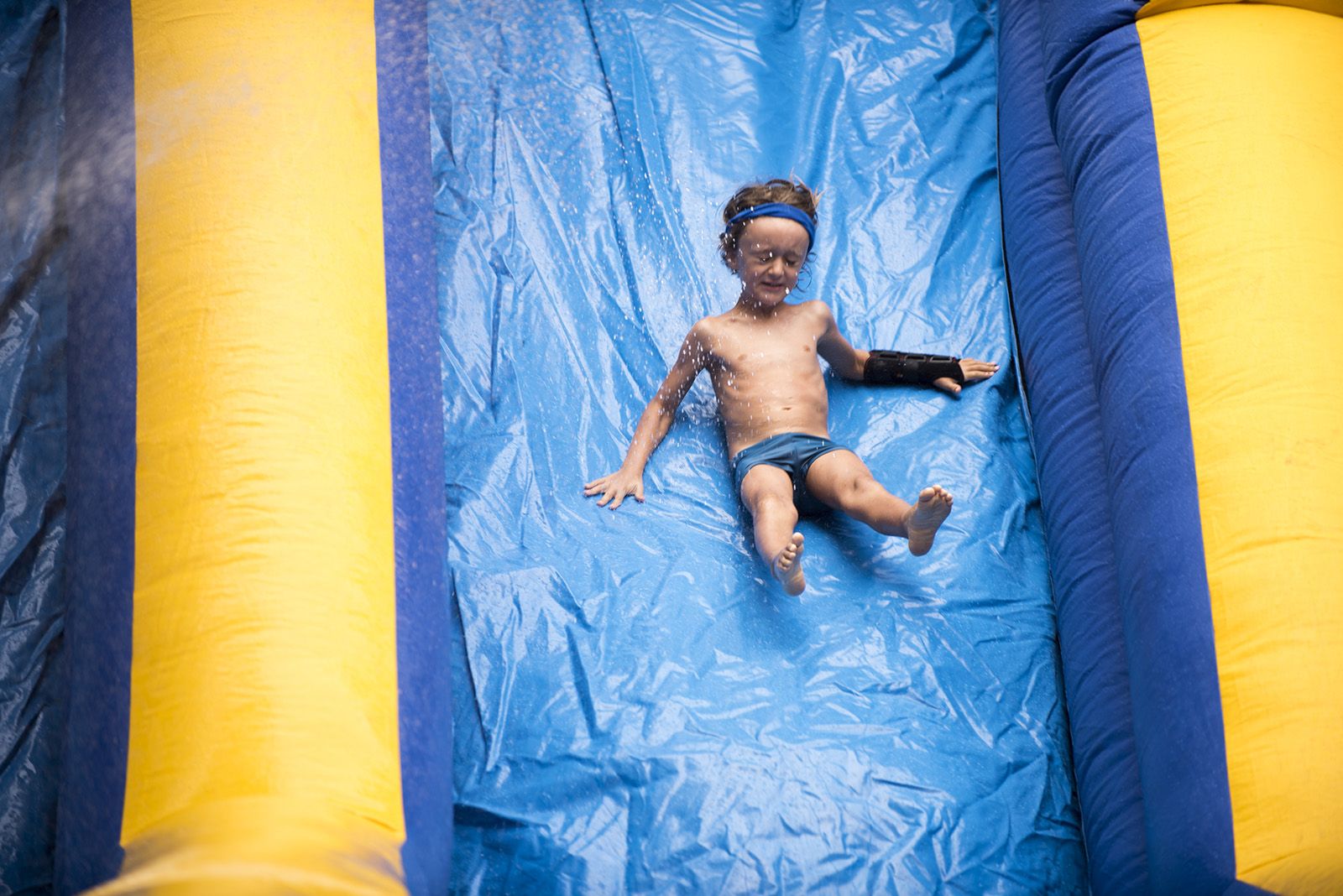 Matí de jocs aquàtics en la Festa Major de les Planes. FOTO: Bernat Millet.