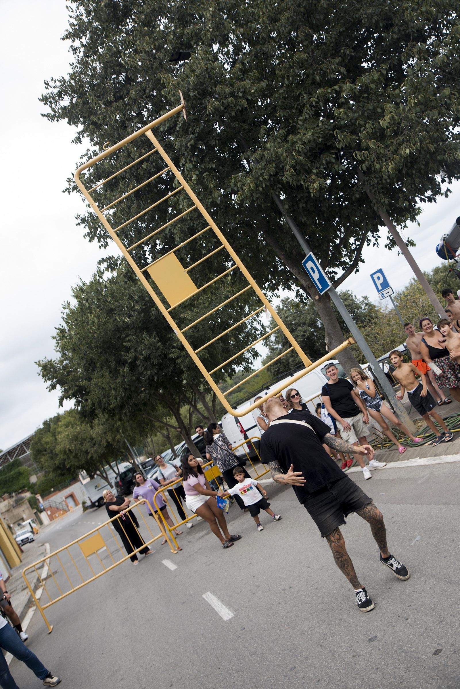 Festa de l'escuma en la Festa Major de les Planes. FOTO: Bernat Millet.