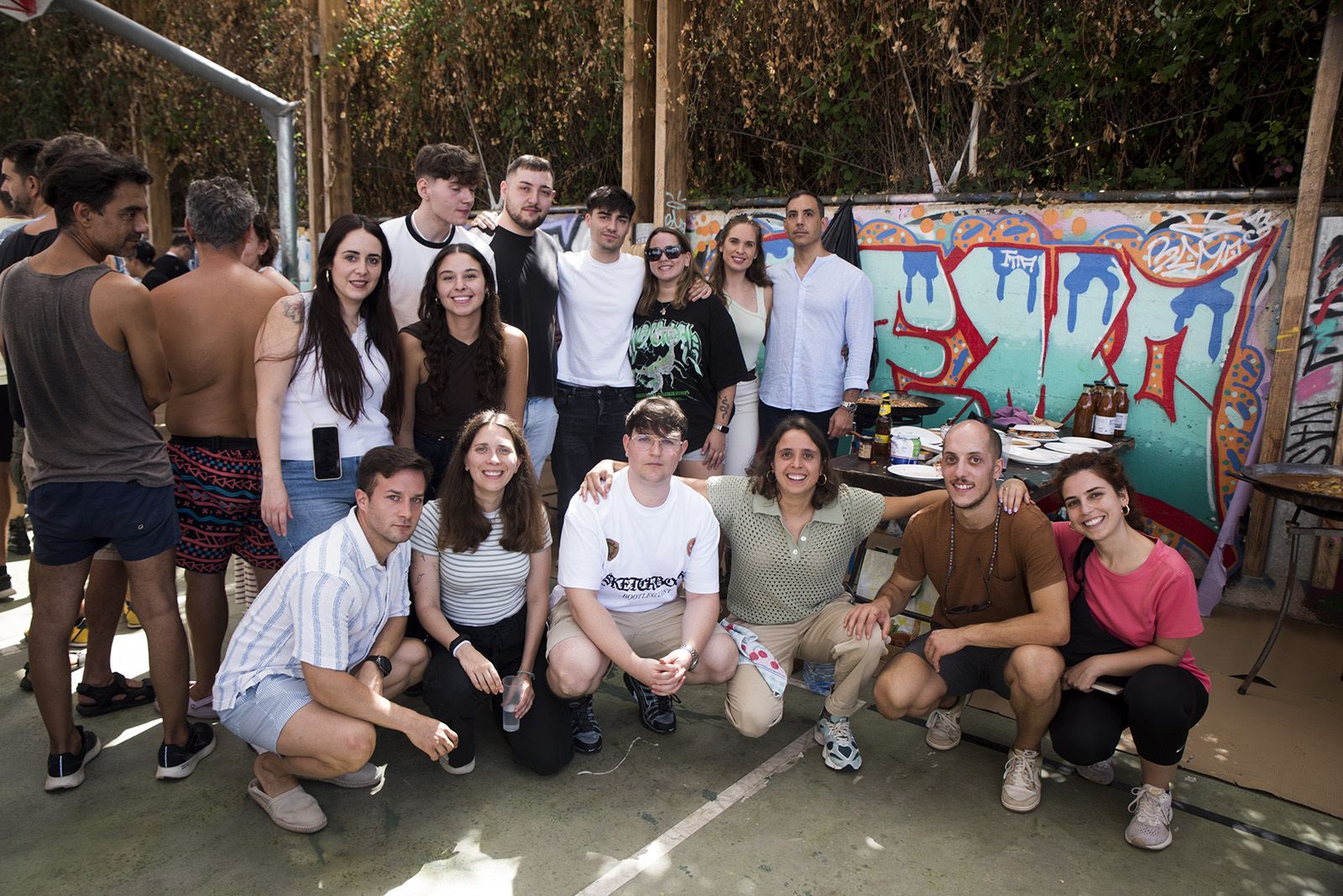 Paellada popular en la Festa Major de les Planes. FOTO: Bernat Millet.