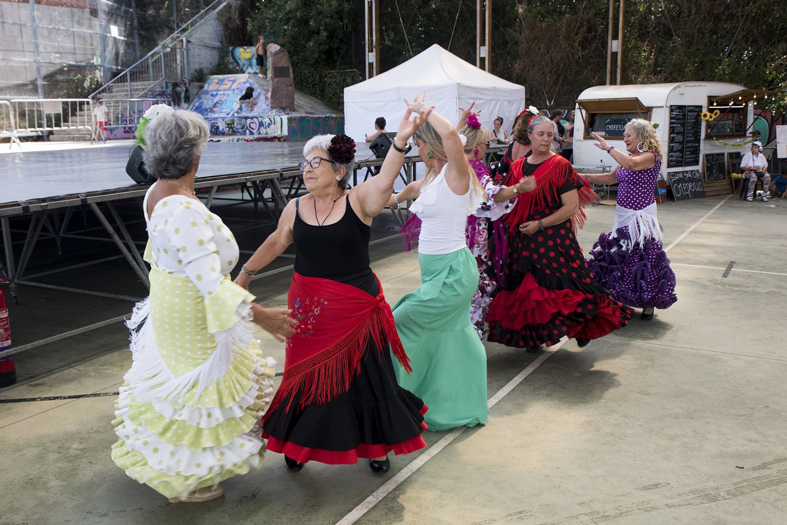 Balls de festa major en la Festa Major de les Planes. FOTO: Bernat Millet.