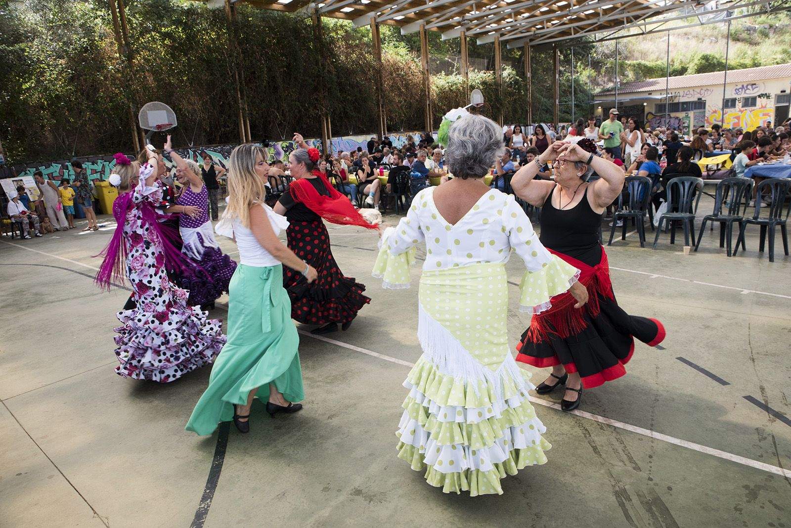 Balls de festa major en la Festa Major de les Planes. FOTO: Bernat Millet.