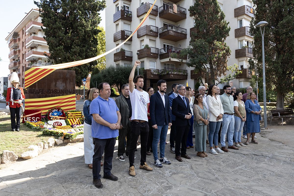 Ofrena floral a Rafael Casanova a Sant Cugat. FOTO:  Victòria Rovira Casanovas (TOT Sant Cugat) 