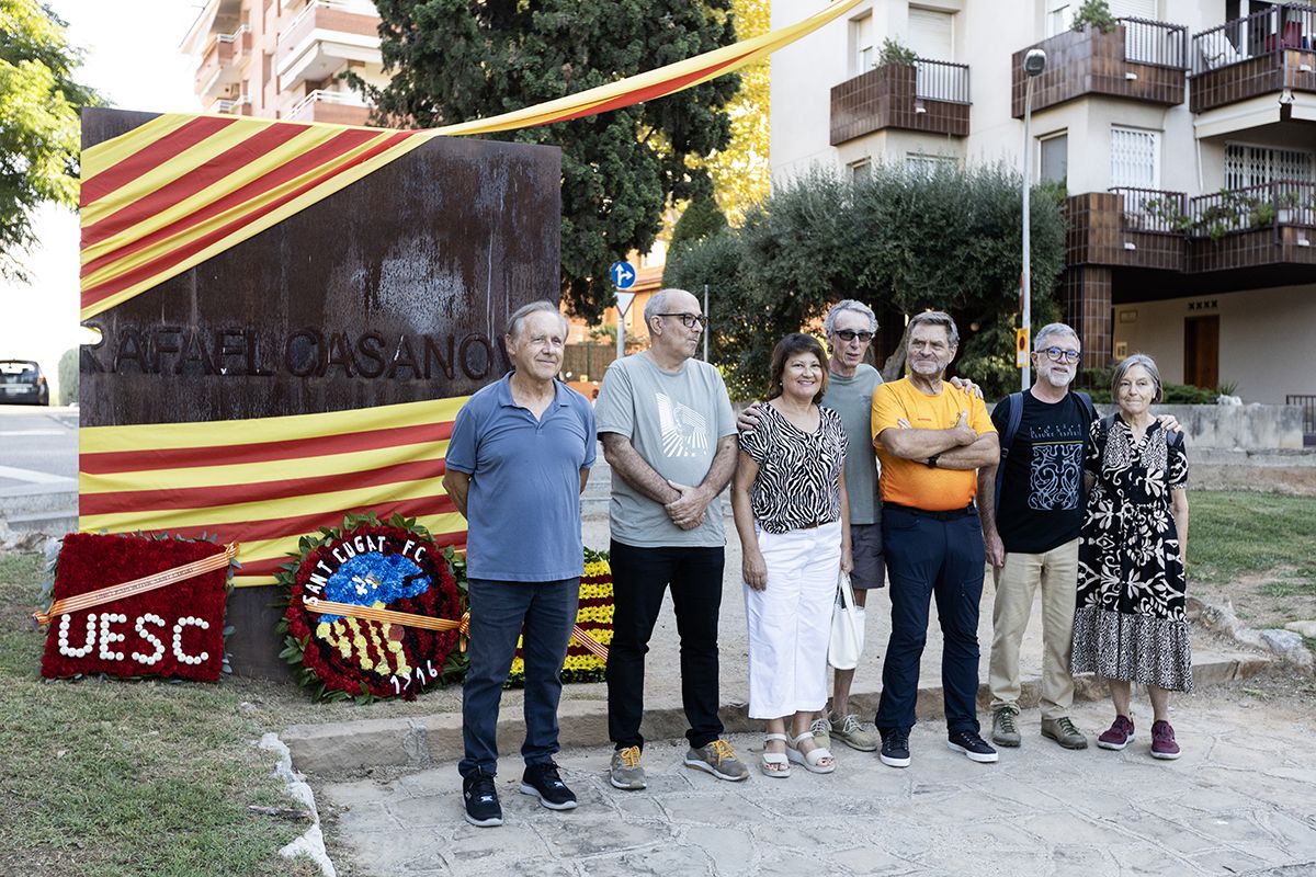 Ofrena floral a Rafael Casanova a Sant Cugat. FOTO:  Victòria Rovira Casanovas (TOT Sant Cugat) 