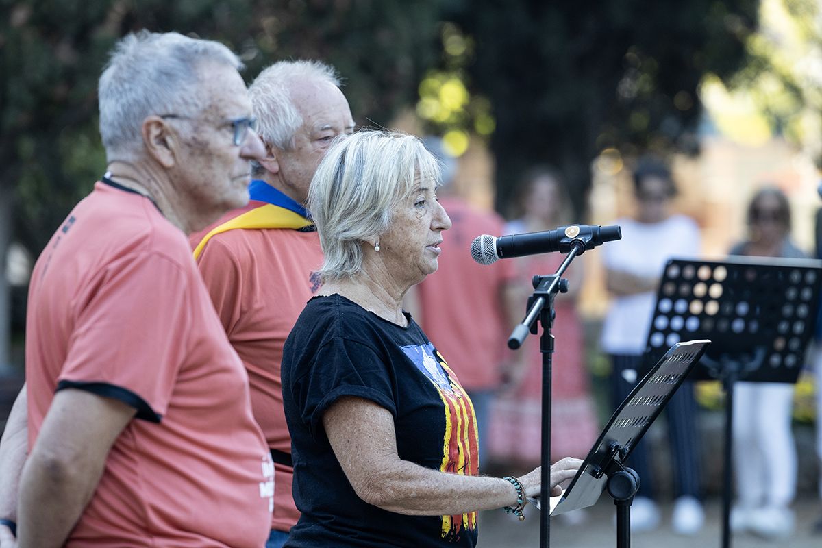 Ofrena floral a Rafael Casanova a Sant Cugat. FOTO:  Victòria Rovira Casanovas (TOT Sant Cugat) 