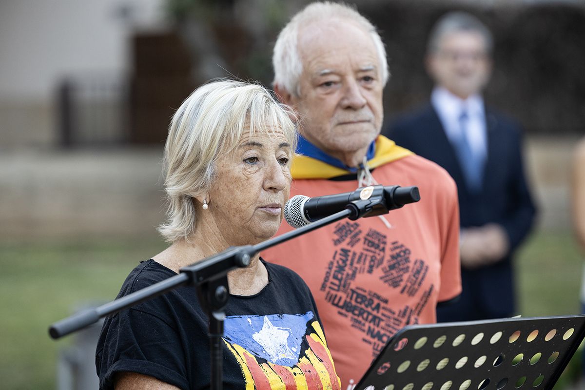 Ofrena floral a Rafael Casanova a Sant Cugat. FOTO:  Victòria Rovira Casanovas (TOT Sant Cugat) 