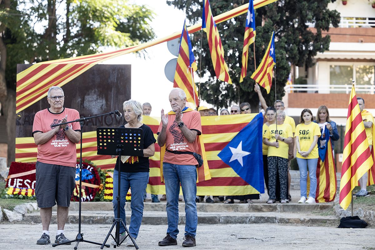 Ofrena floral a Rafael Casanova a Sant Cugat. FOTO:  Victòria Rovira Casanovas (TOT Sant Cugat) 