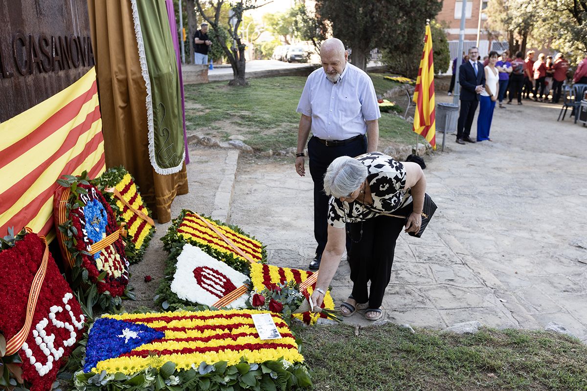 Ofrena floral a Rafael Casanova a Sant Cugat. FOTO:  Victòria Rovira Casanovas (TOT Sant Cugat) 