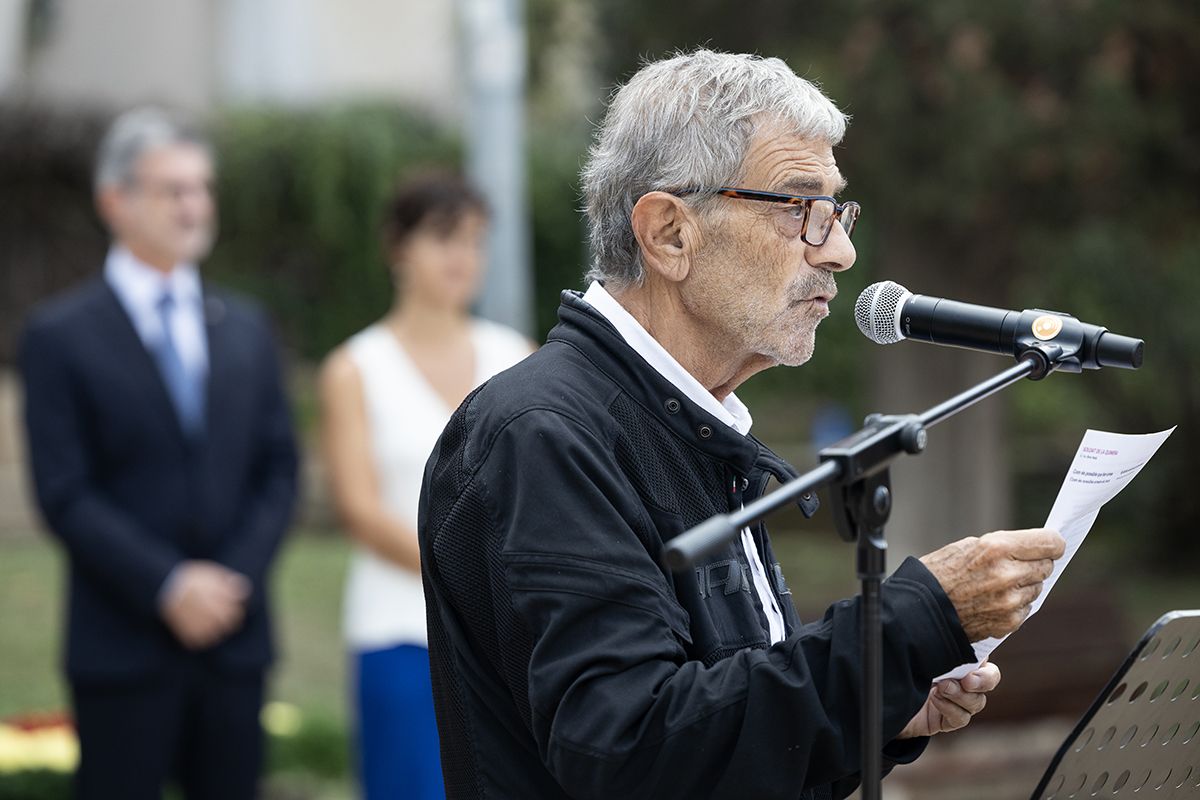 Ofrena floral a Rafael Casanova a Sant Cugat. FOTO:  Victòria Rovira Casanovas (TOT Sant Cugat) 