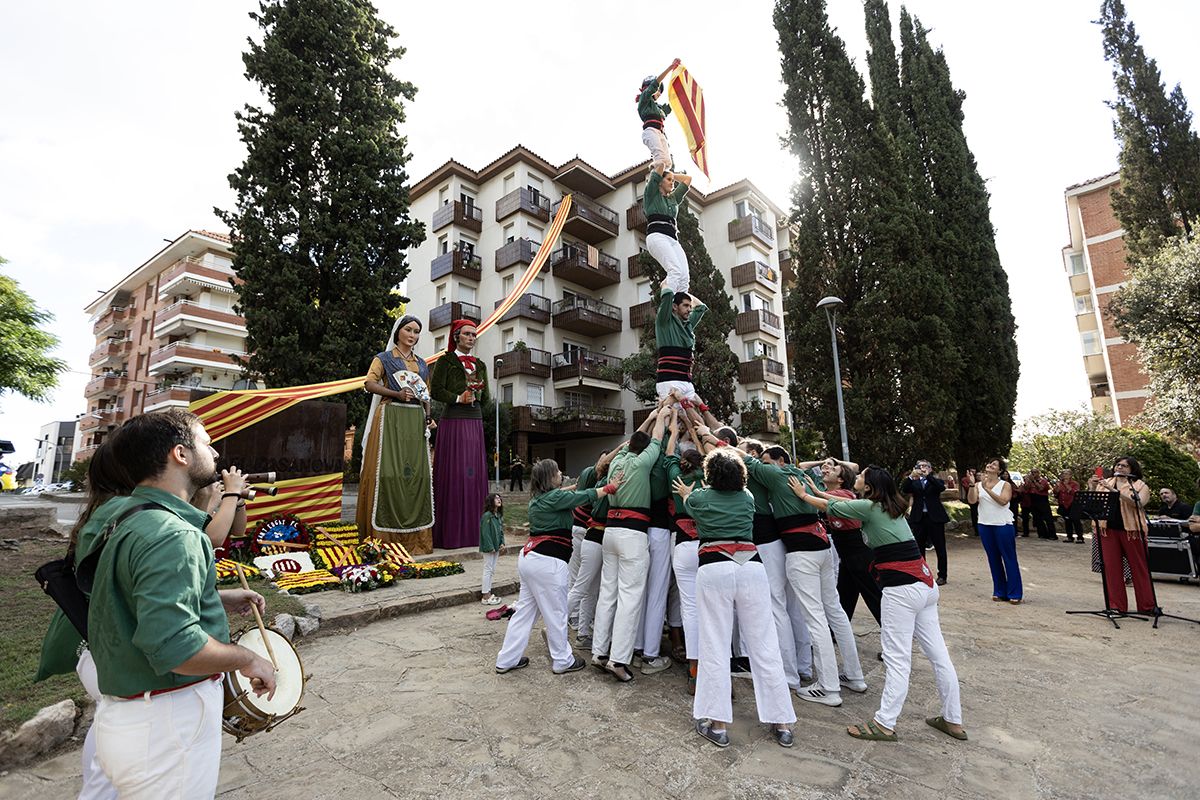 Ofrena floral a Rafael Casanova a Sant Cugat. FOTO:  Victòria Rovira Casanovas (TOT Sant Cugat) 