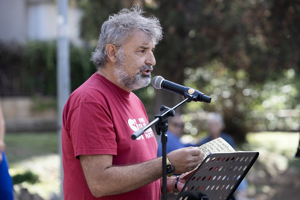 Ofrena floral a Rafael Casanova a Sant Cugat. FOTO:  Victòria Rovira Casanovas (TOT Sant Cugat) 