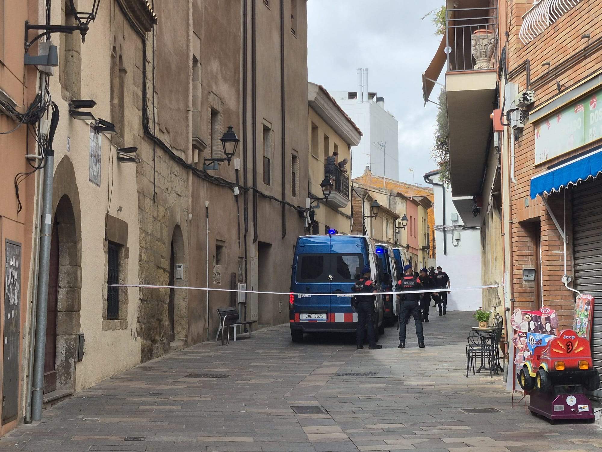 Desallotjament exprés al carrer de Sant Domènech FOTO: TOT Sant Cugat 
