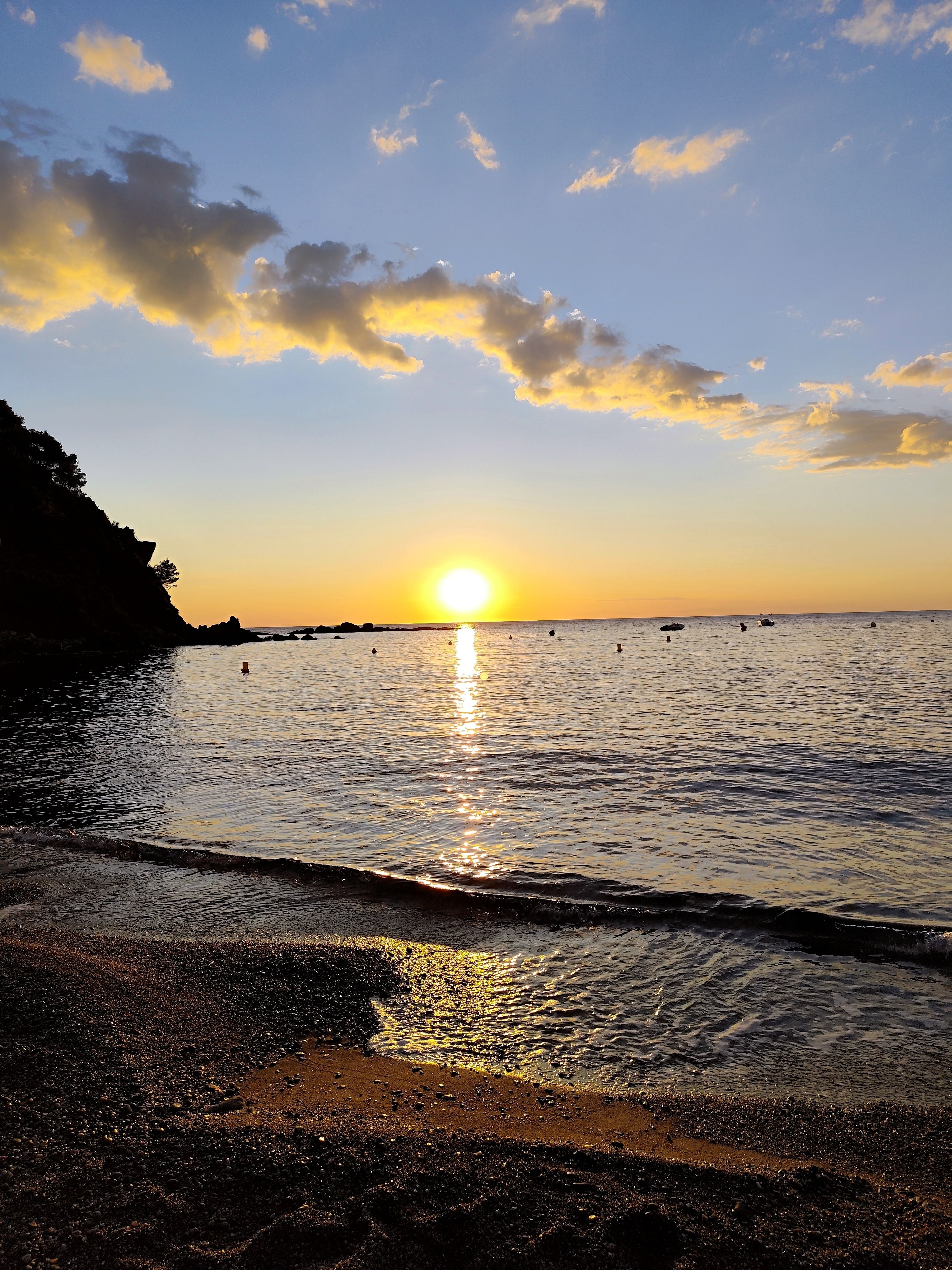 Sol que desperta - Llançà, Costa Brava FOTO: Montse Soto León