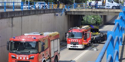 Un cotxe s'ha precipitat des d'un pont a Sant Cugat. FOTO: TOT Sant Cugat