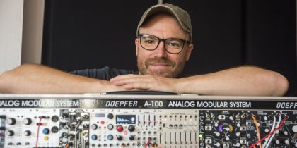 Delgado és un dels referents actuals de la síntesi modular a Catalunya. Fotografia: Bernat Millet