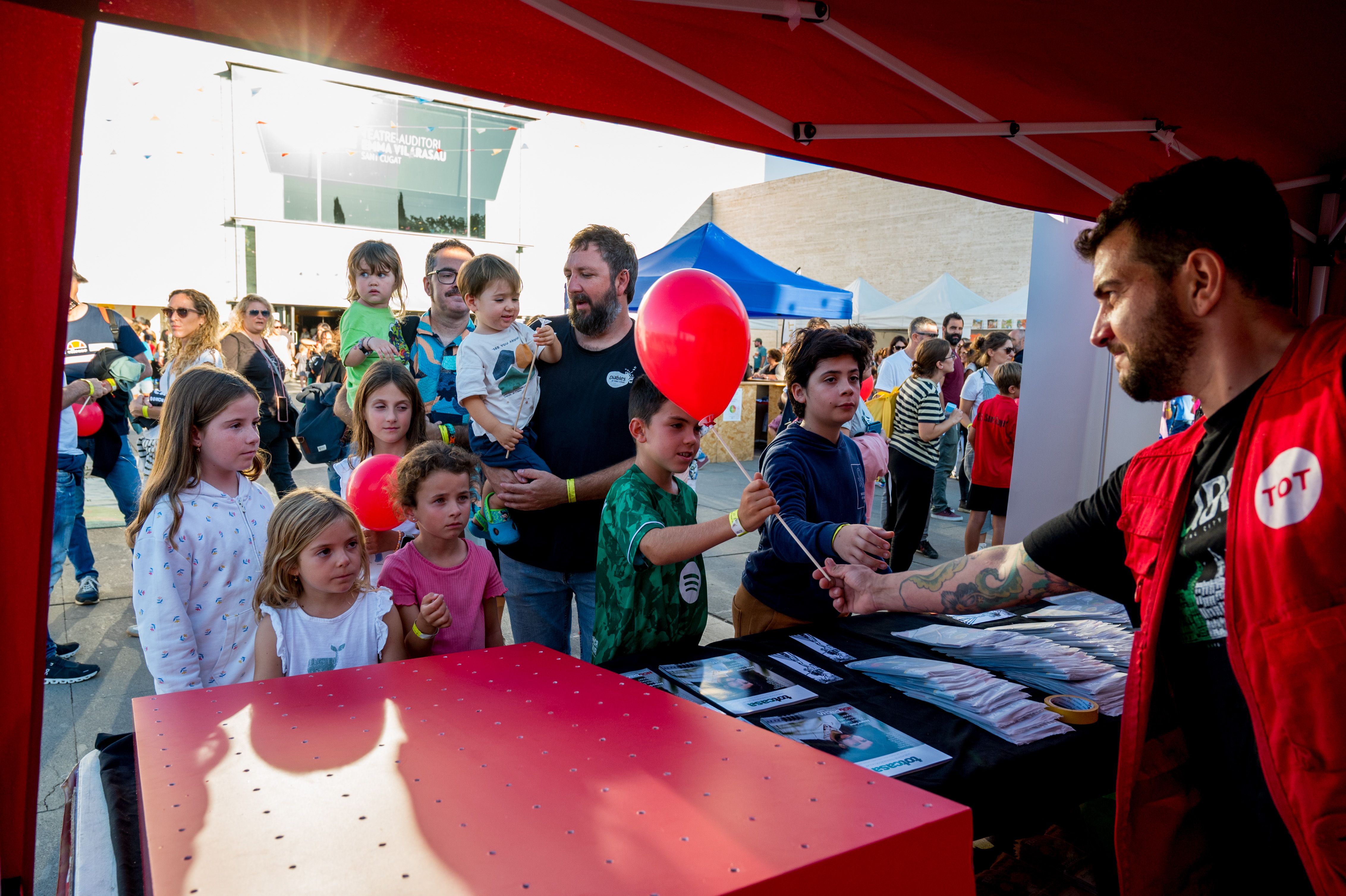 Estand del TOT Sant Cugat al Petits Camaleons 2025. FOTO:  Carmelo Jiménez (TOT Sant Cugat)