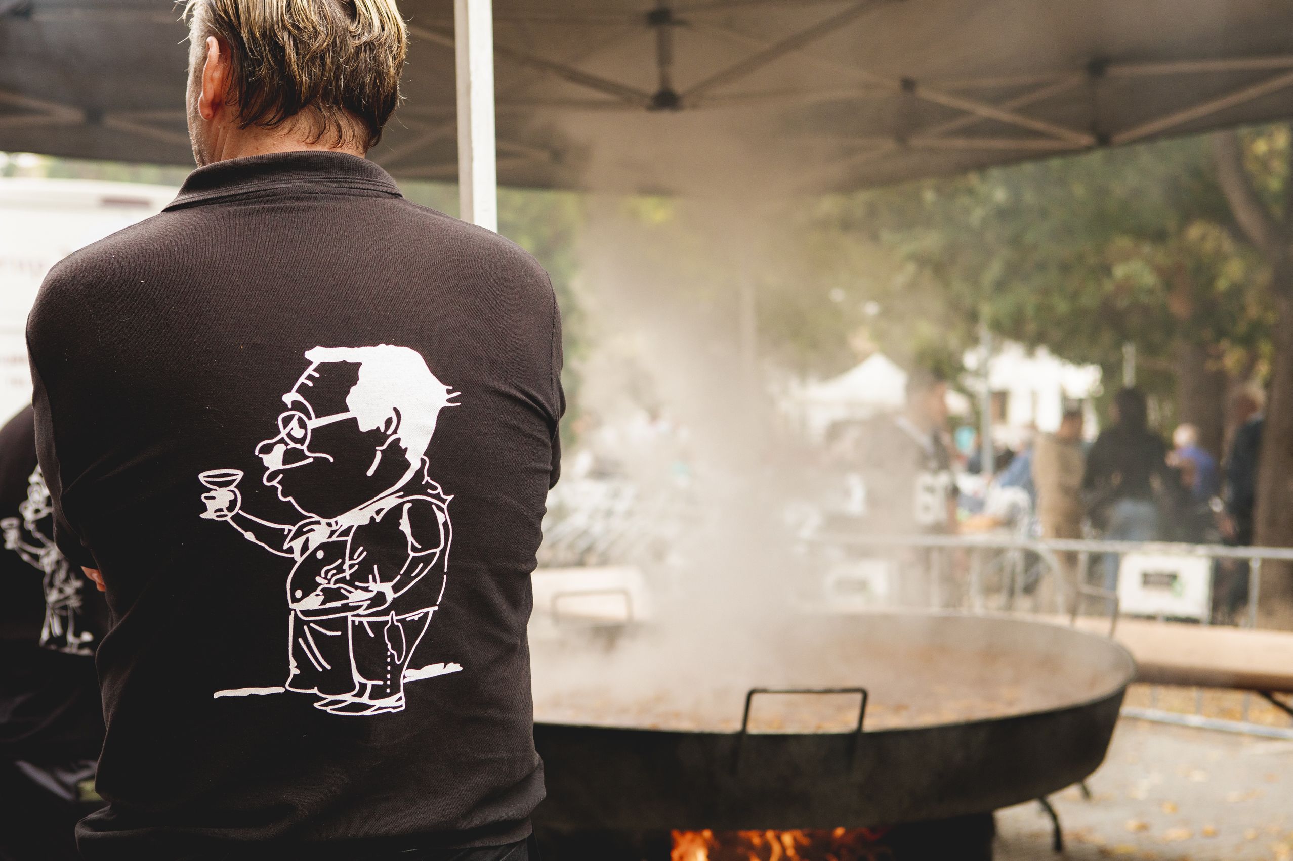 Unes 350 persones han participat en la paella popular FOTO: Joan Arribas (TOT Sant Cugat) 