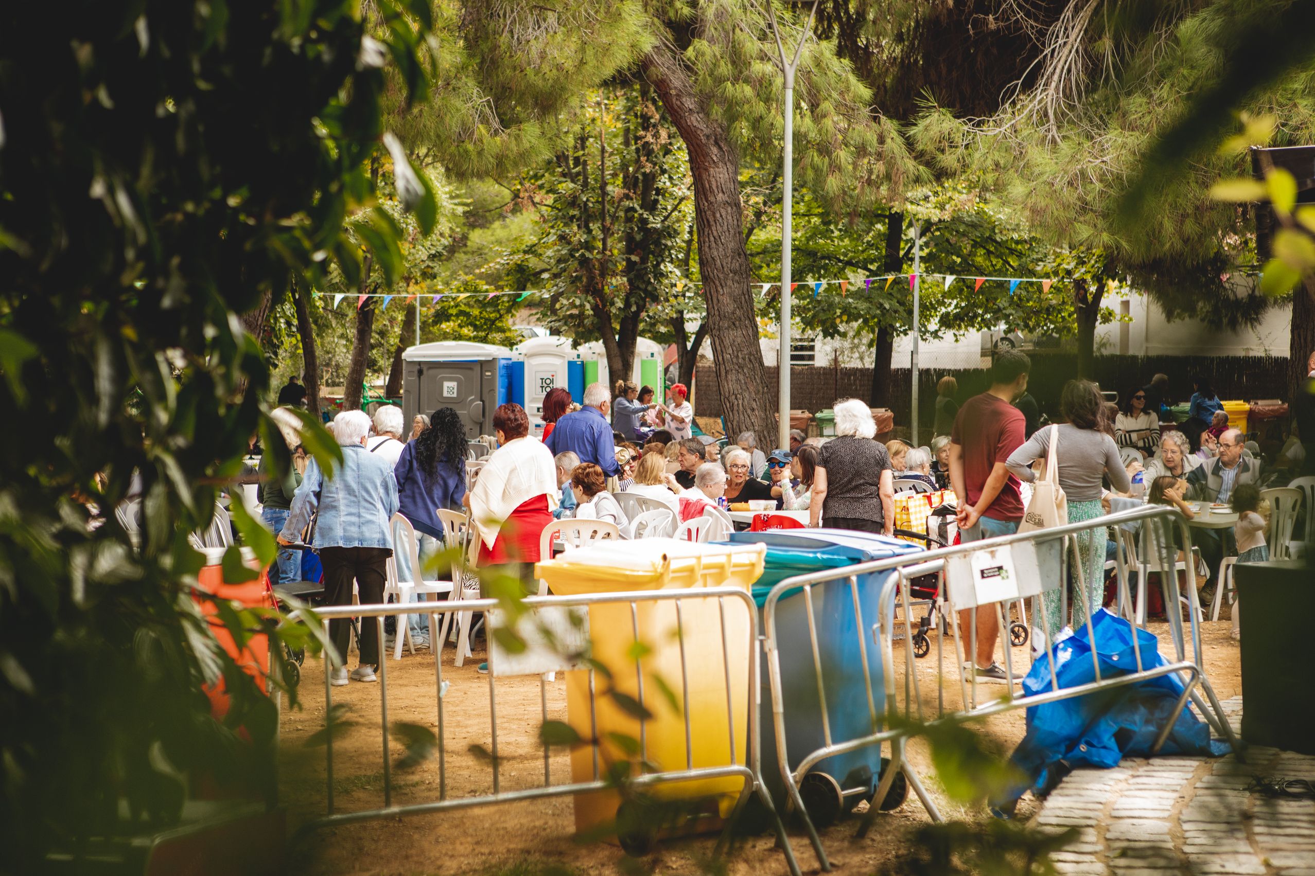 Unes 350 persones han participat en la paella popular FOTO: Joan Arribas (TOT Sant Cugat) 