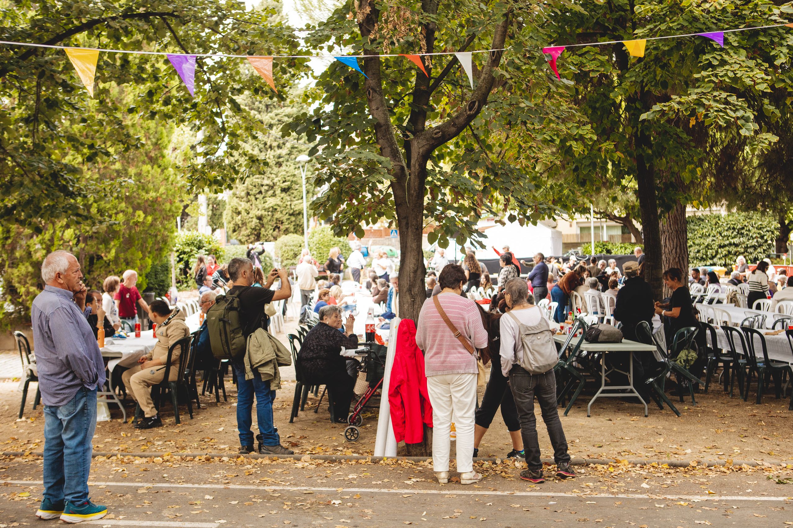 Unes 350 persones han participat en la paella popular FOTO: Joan Arribas (TOT Sant Cugat) 