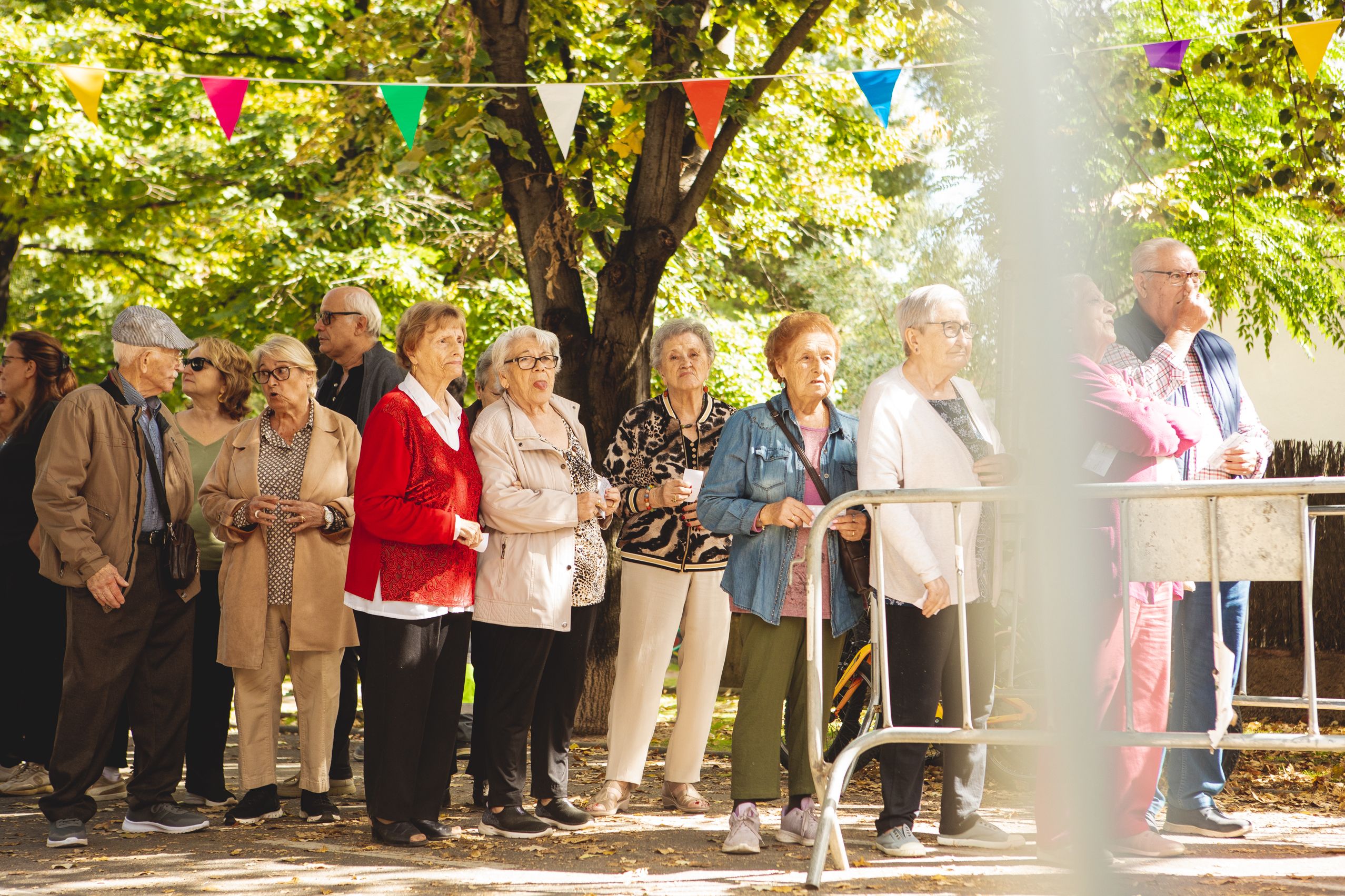 Unes 350 persones han participat en la paella popular FOTO: Joan Arribas (TOT Sant Cugat) 