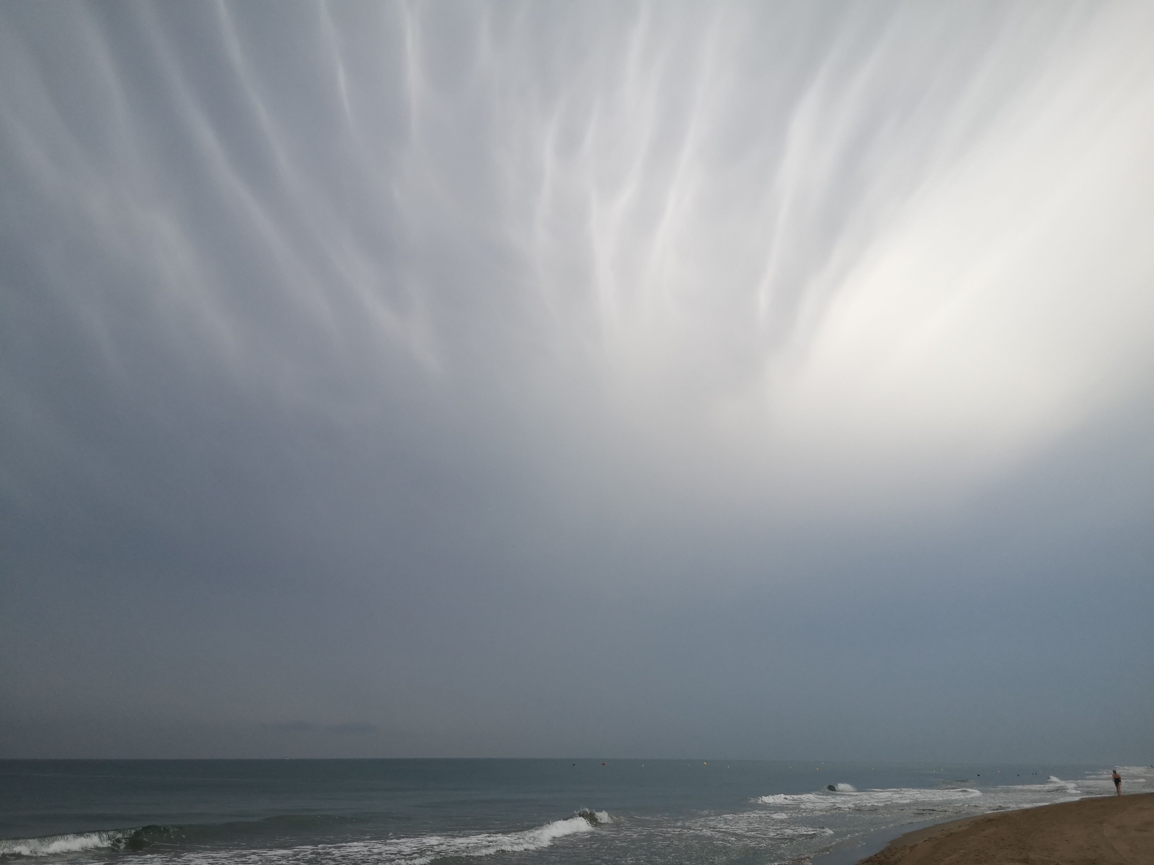 Les esquerdes del cel - Platja de Gavà FOTO: Pablo Beceiro
