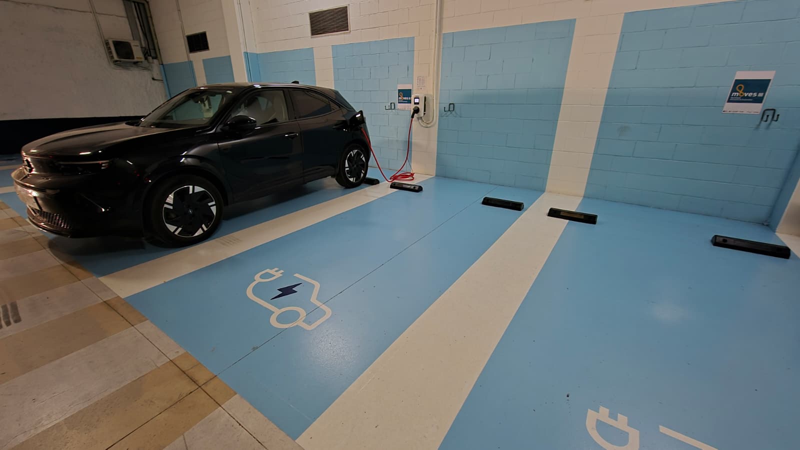 Càrrega per a vehicles elèctrics a un aparcament de Telpark. FOTO: Ajuntament